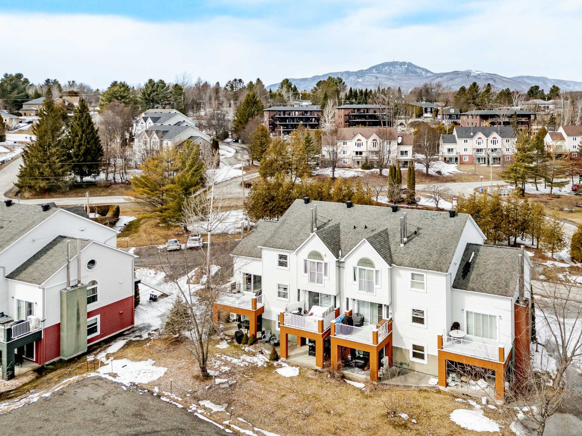 









2210


Place du Village

, 234,
Magog,




QC
J1X5Z2

