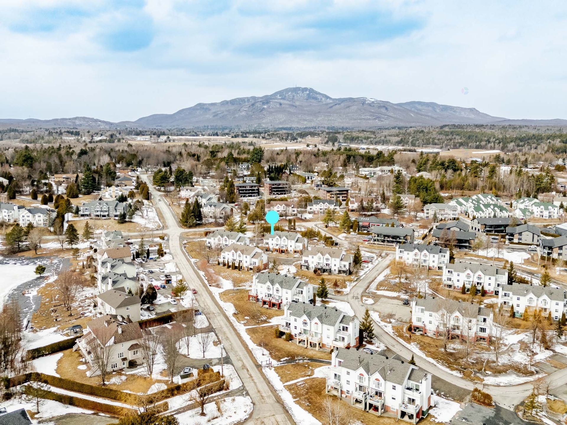 









2210


Place du Village

, 234,
Magog,




QC
J1X5Z2

