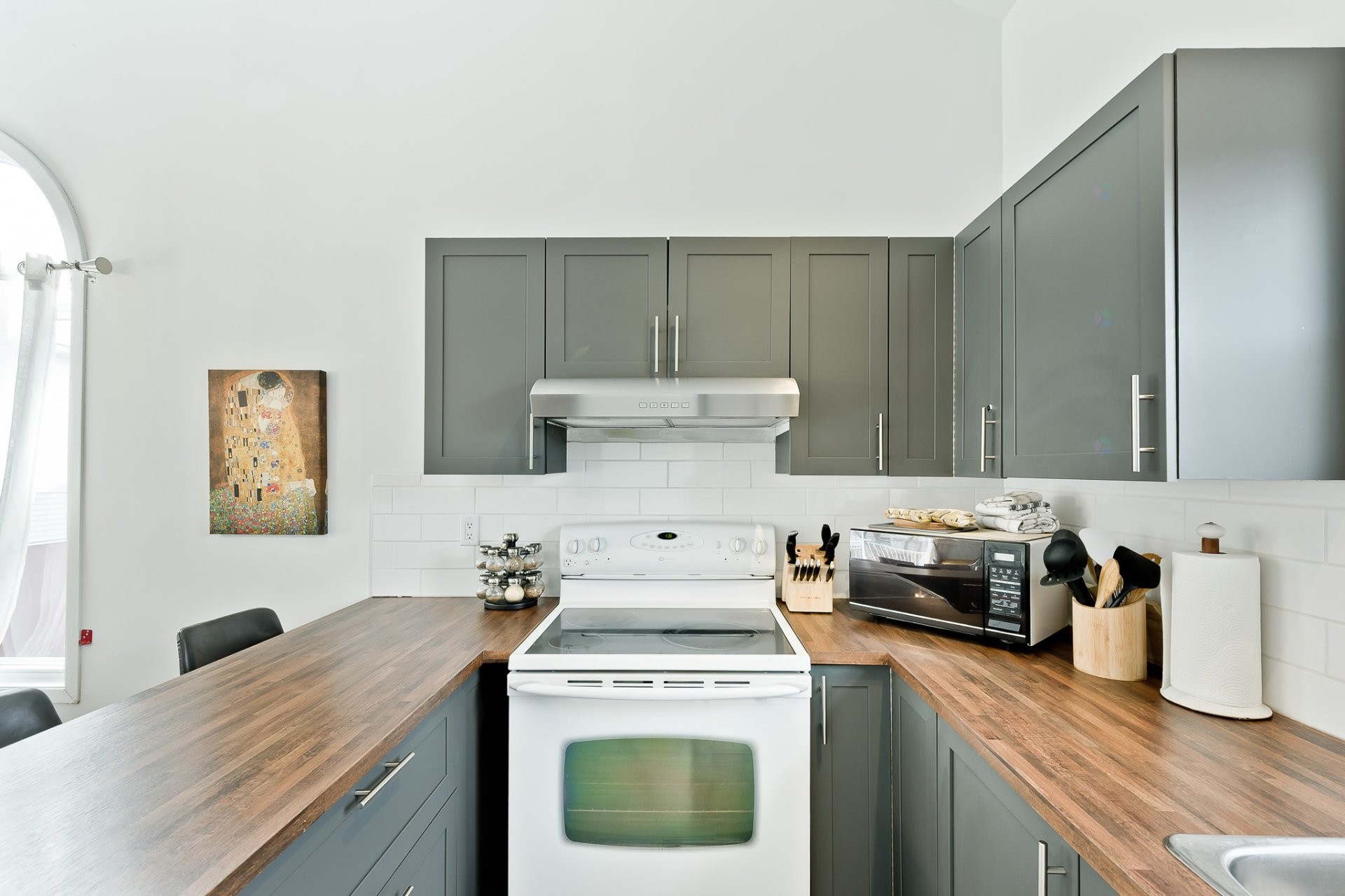 









2210


Place du Village

, 234,
Magog,




QC
J1X5Z2

