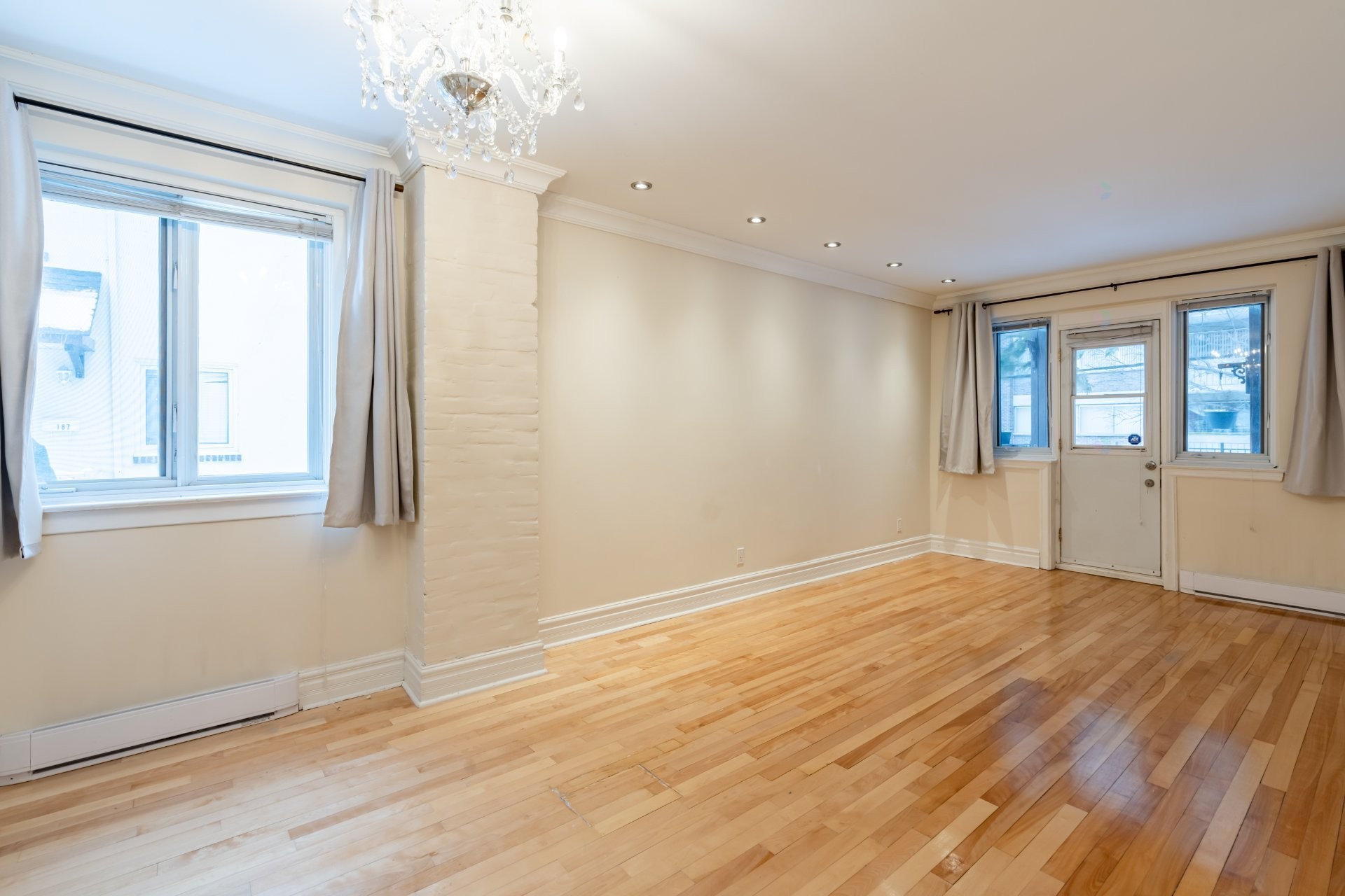 









181


Rue Dufferin

,
Hampstead,




QC
H3X2Y2

