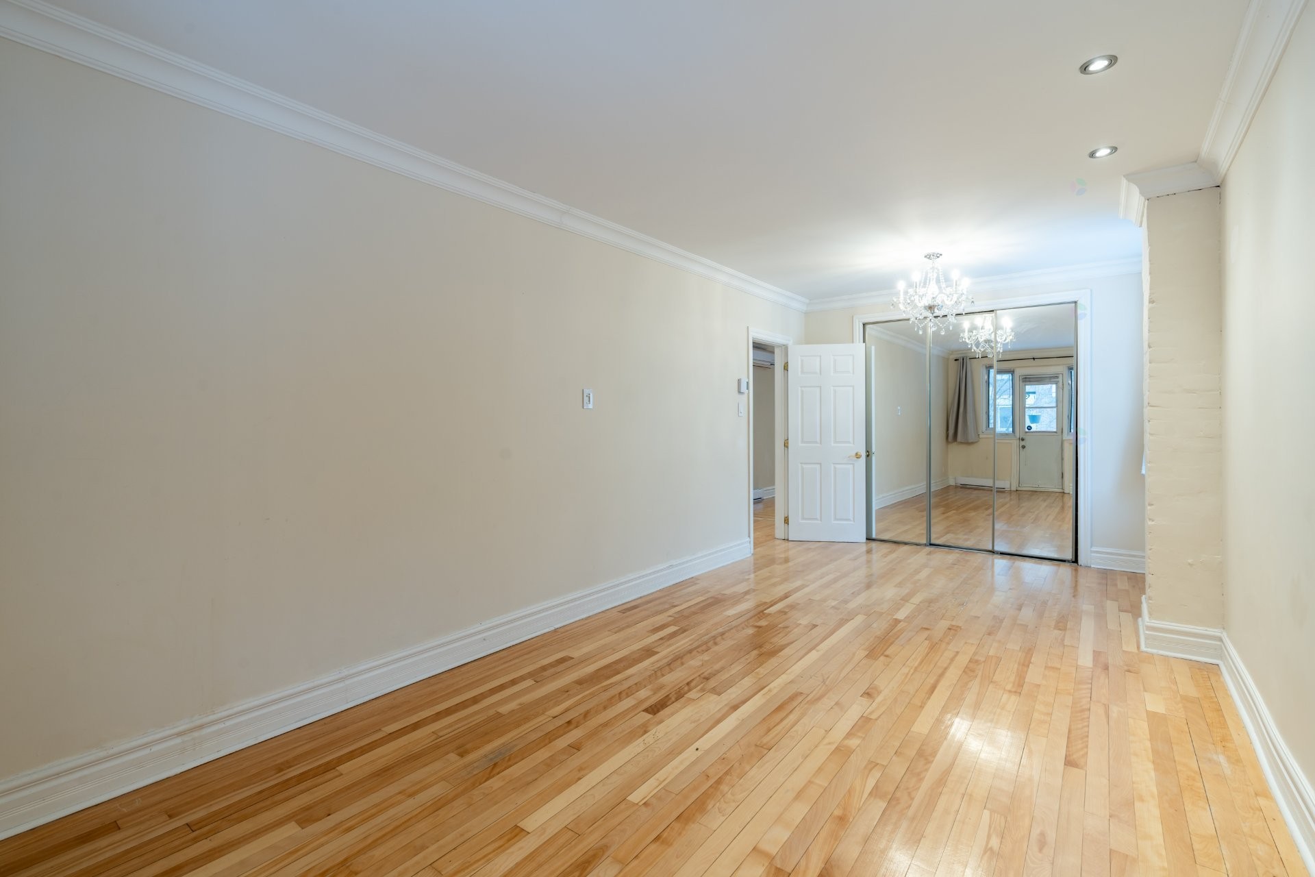 









181


Rue Dufferin

,
Hampstead,




QC
H3X2Y2

