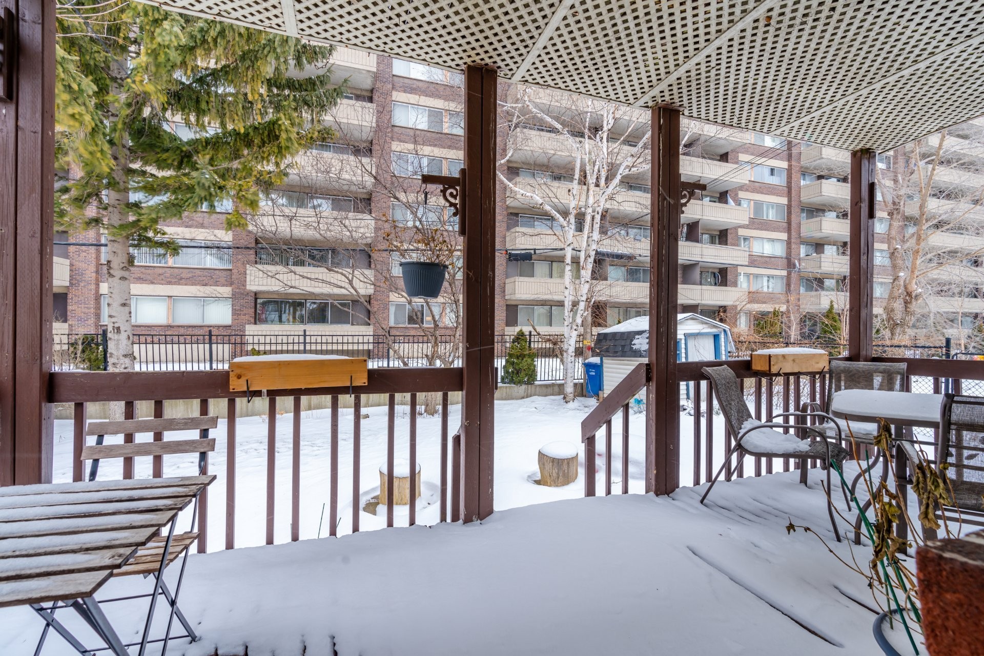 









181


Rue Dufferin

,
Hampstead,




QC
H3X2Y2

