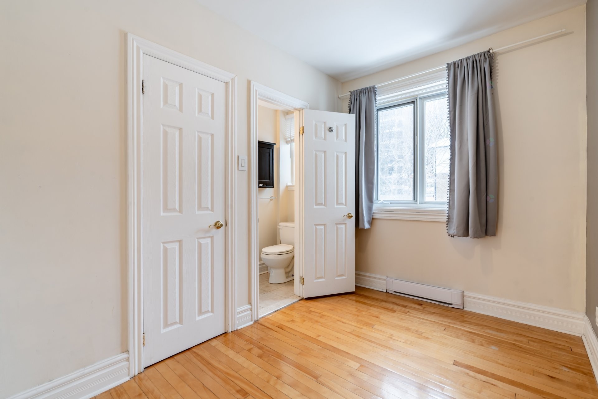 









181


Rue Dufferin

,
Hampstead,




QC
H3X2Y2

