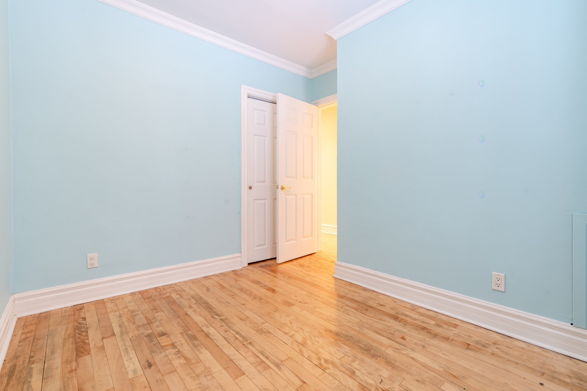 









181


Rue Dufferin

,
Hampstead,




QC
H3X2Y2

