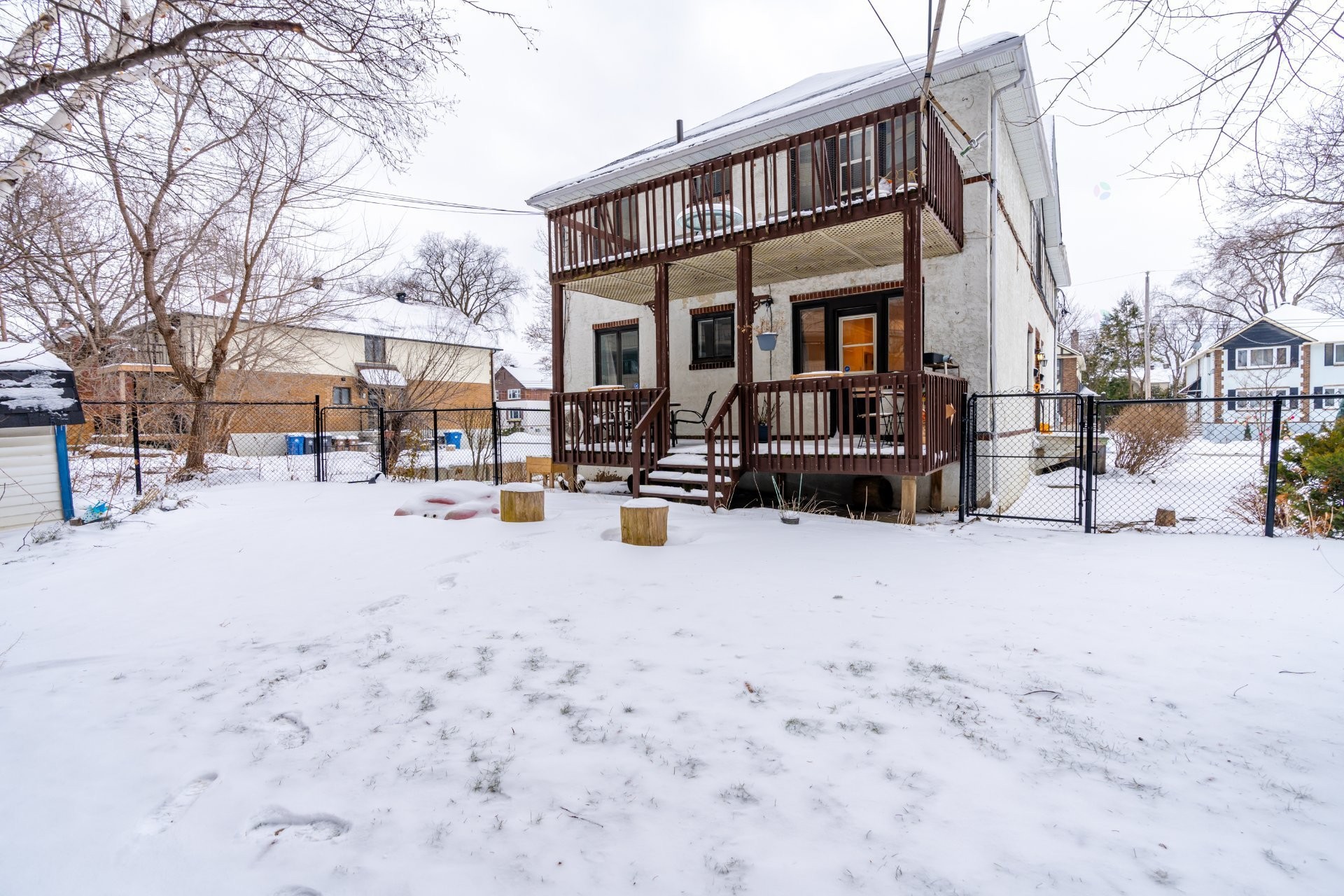 









181


Rue Dufferin

,
Hampstead,




QC
H3X2Y2

