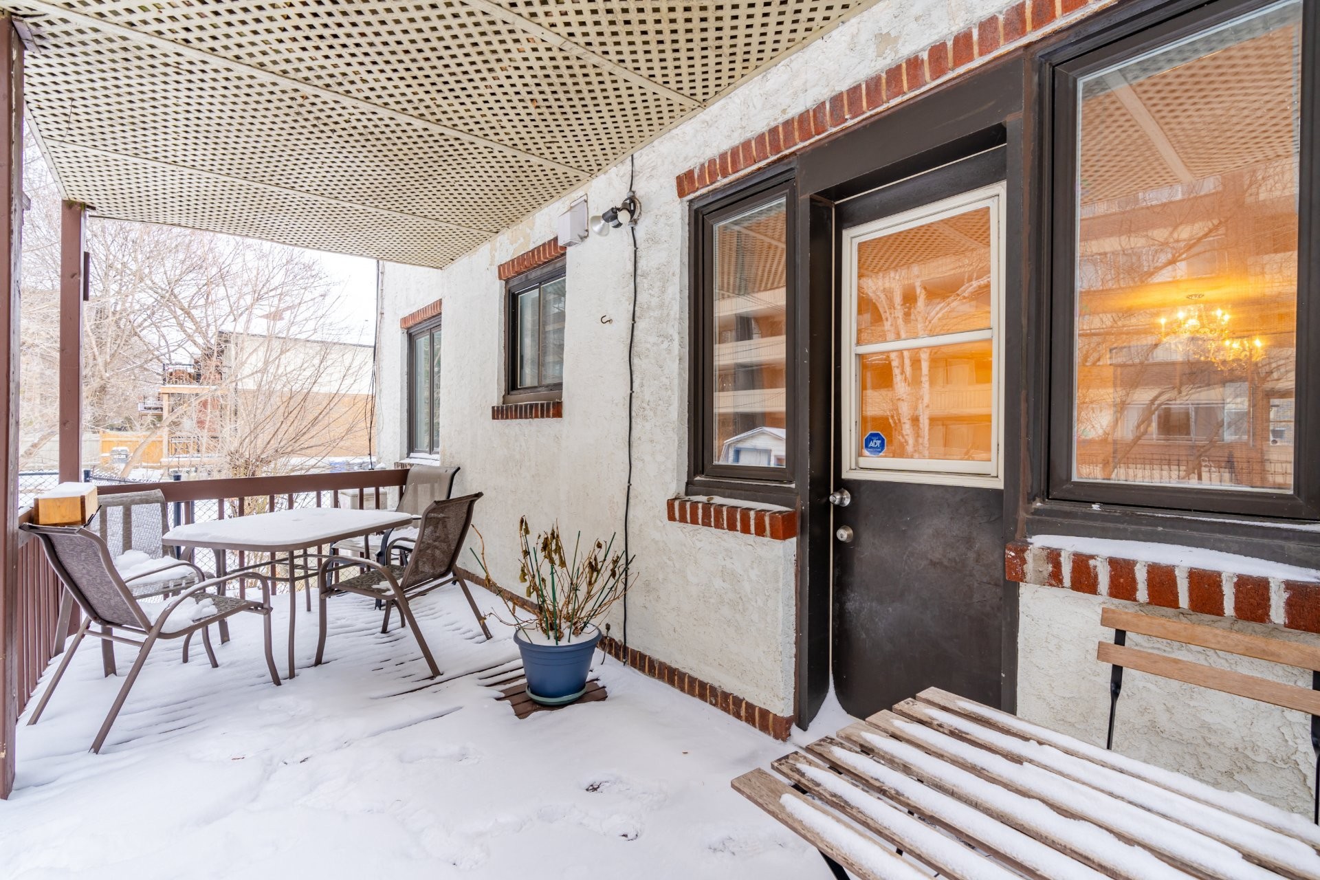 









181


Rue Dufferin

,
Hampstead,




QC
H3X2Y2

