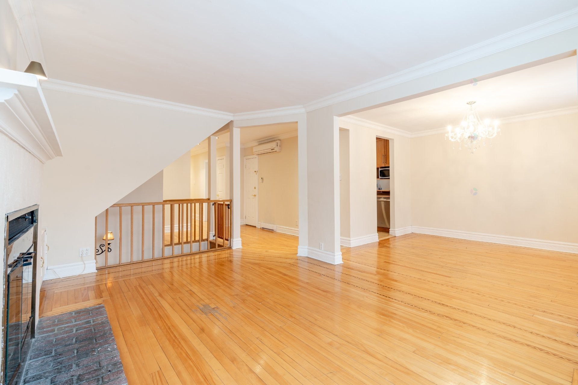 









181


Rue Dufferin

,
Hampstead,




QC
H3X2Y2

