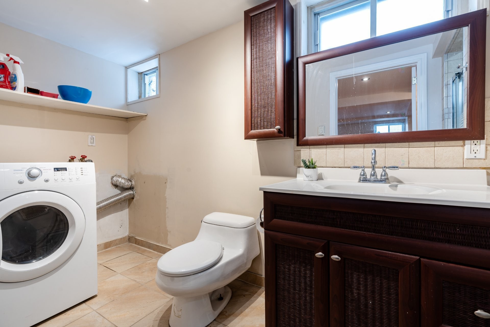 









181


Rue Dufferin

,
Hampstead,




QC
H3X2Y2

