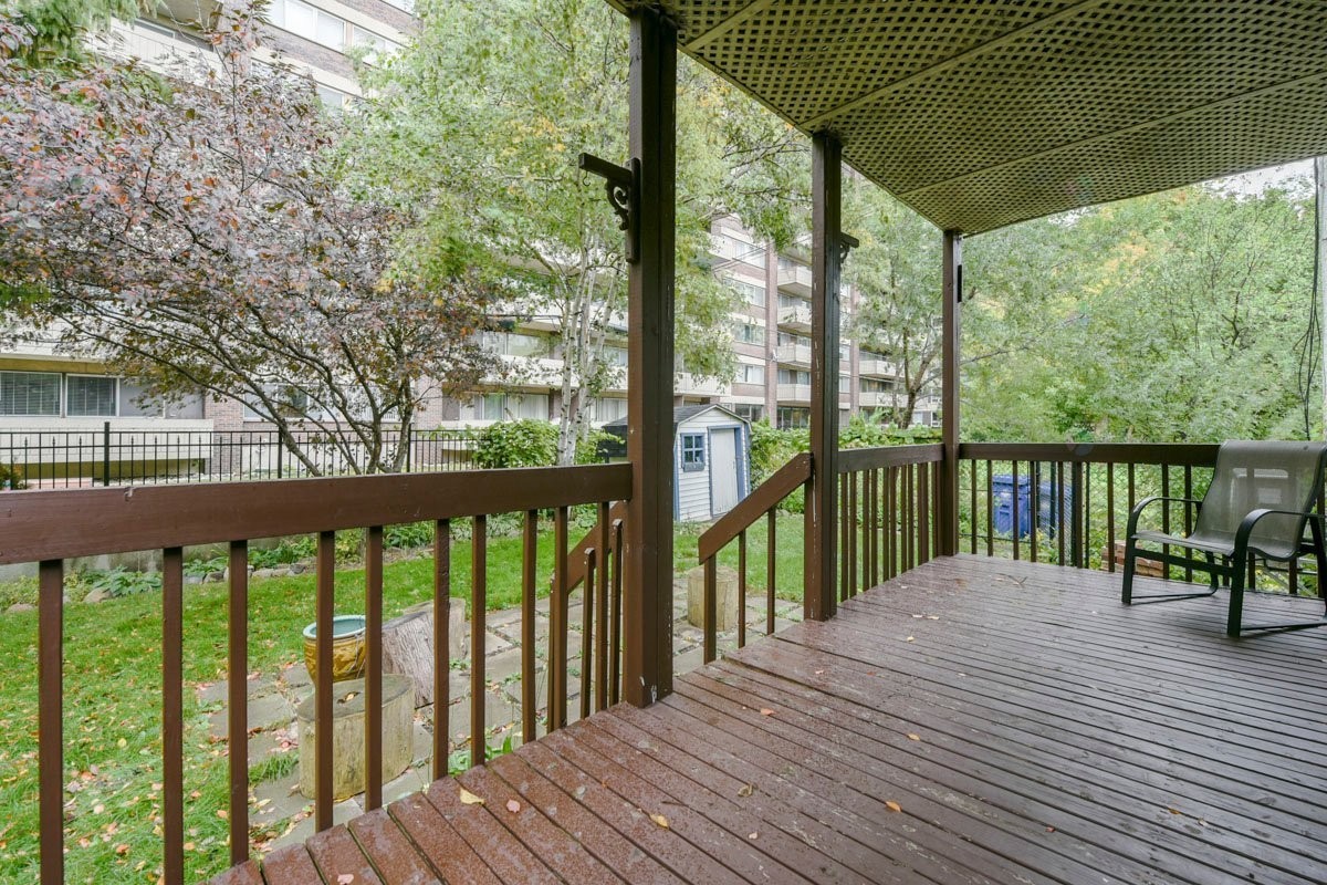 









181


Rue Dufferin

,
Hampstead,




QC
H3X2Y2

