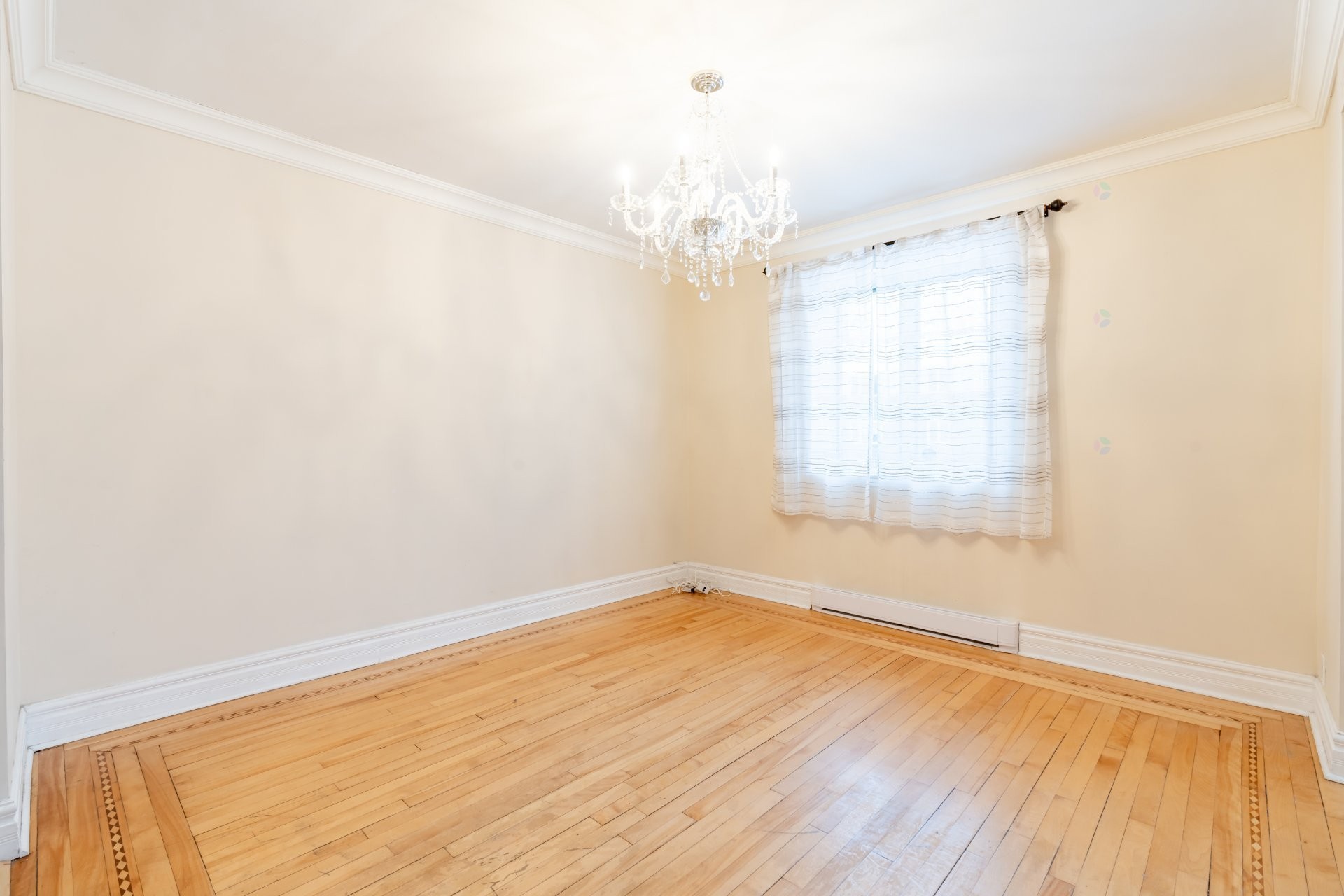 









181


Rue Dufferin

,
Hampstead,




QC
H3X2Y2

