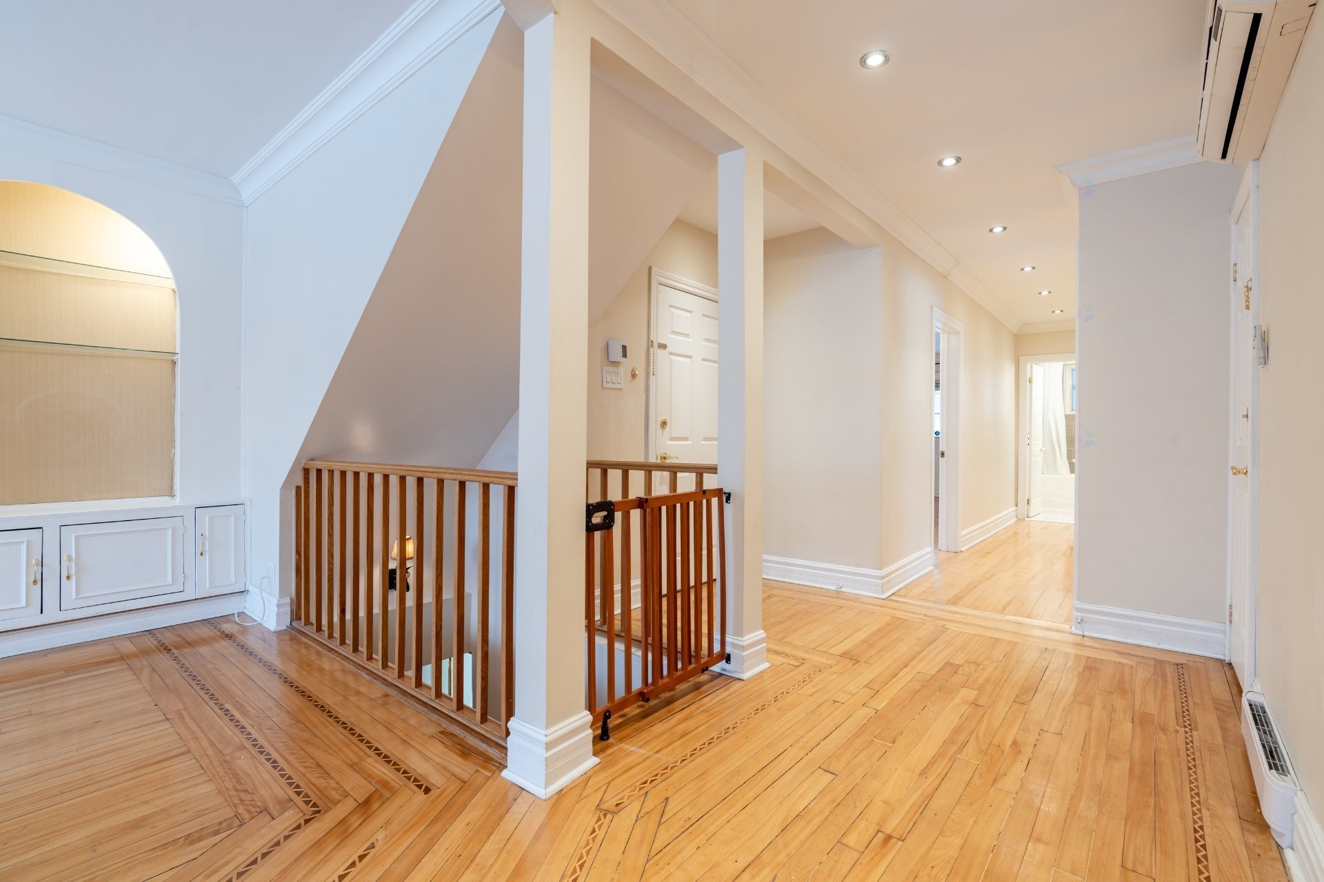 









181


Rue Dufferin

,
Hampstead,




QC
H3X2Y2

