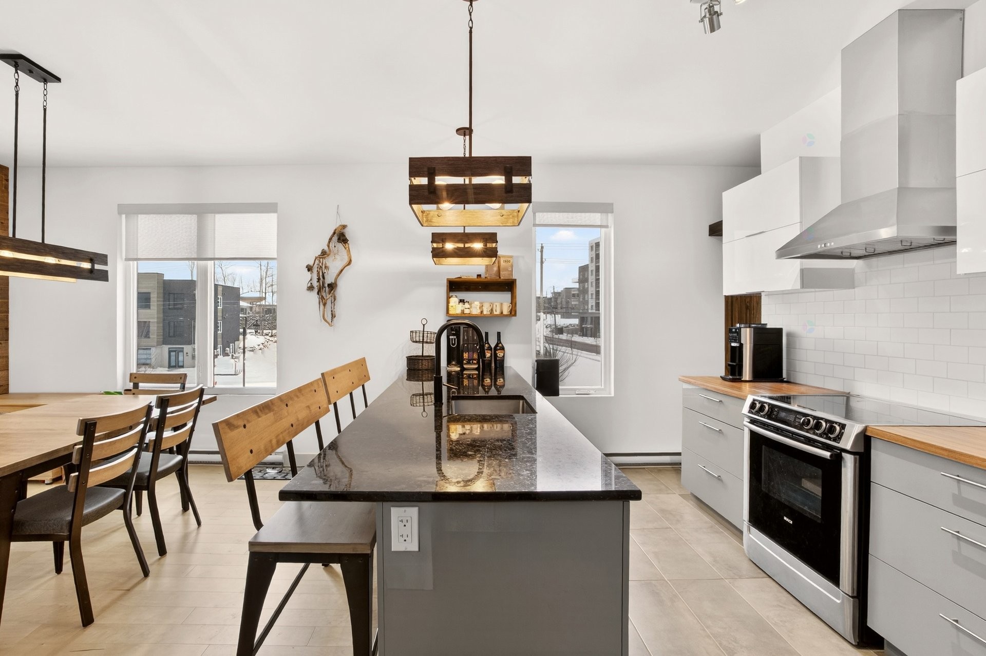 









572

 - 578


Rue du Chardonnay

,
Sherbrooke (Les Nations),




QC
J1L0K1

