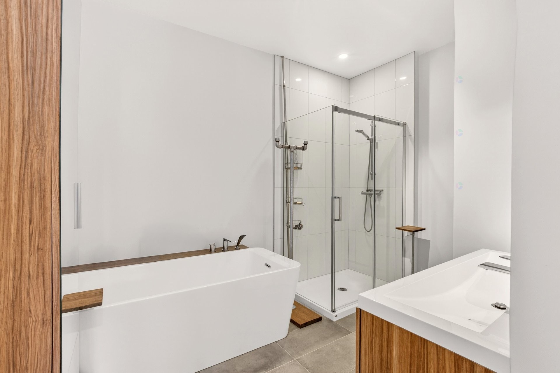 









572

 - 578


Rue du Chardonnay

,
Sherbrooke (Les Nations),




QC
J1L0K1

