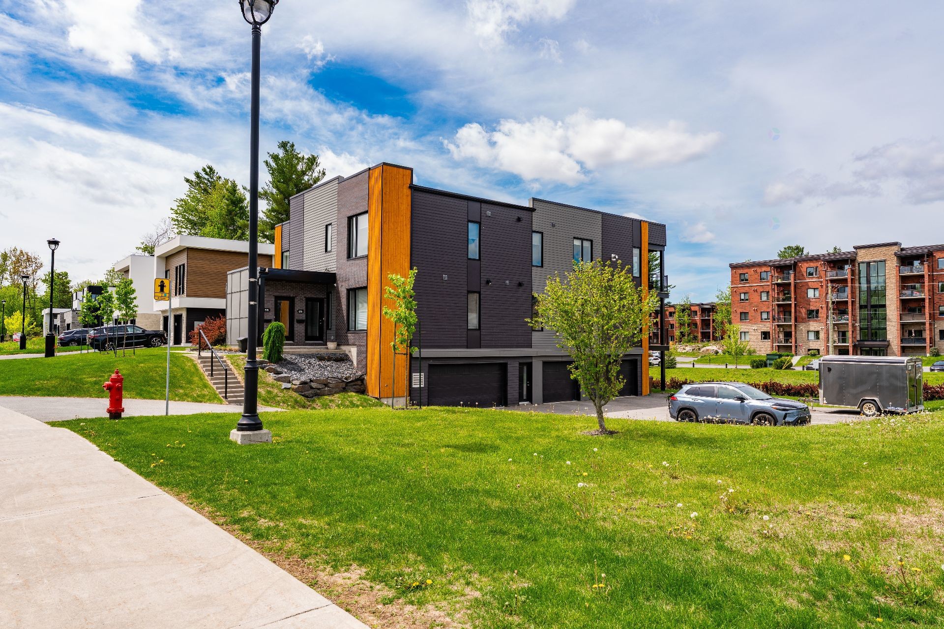 









572

 - 578


Rue du Chardonnay

,
Sherbrooke (Les Nations),




QC
J1L0K1

