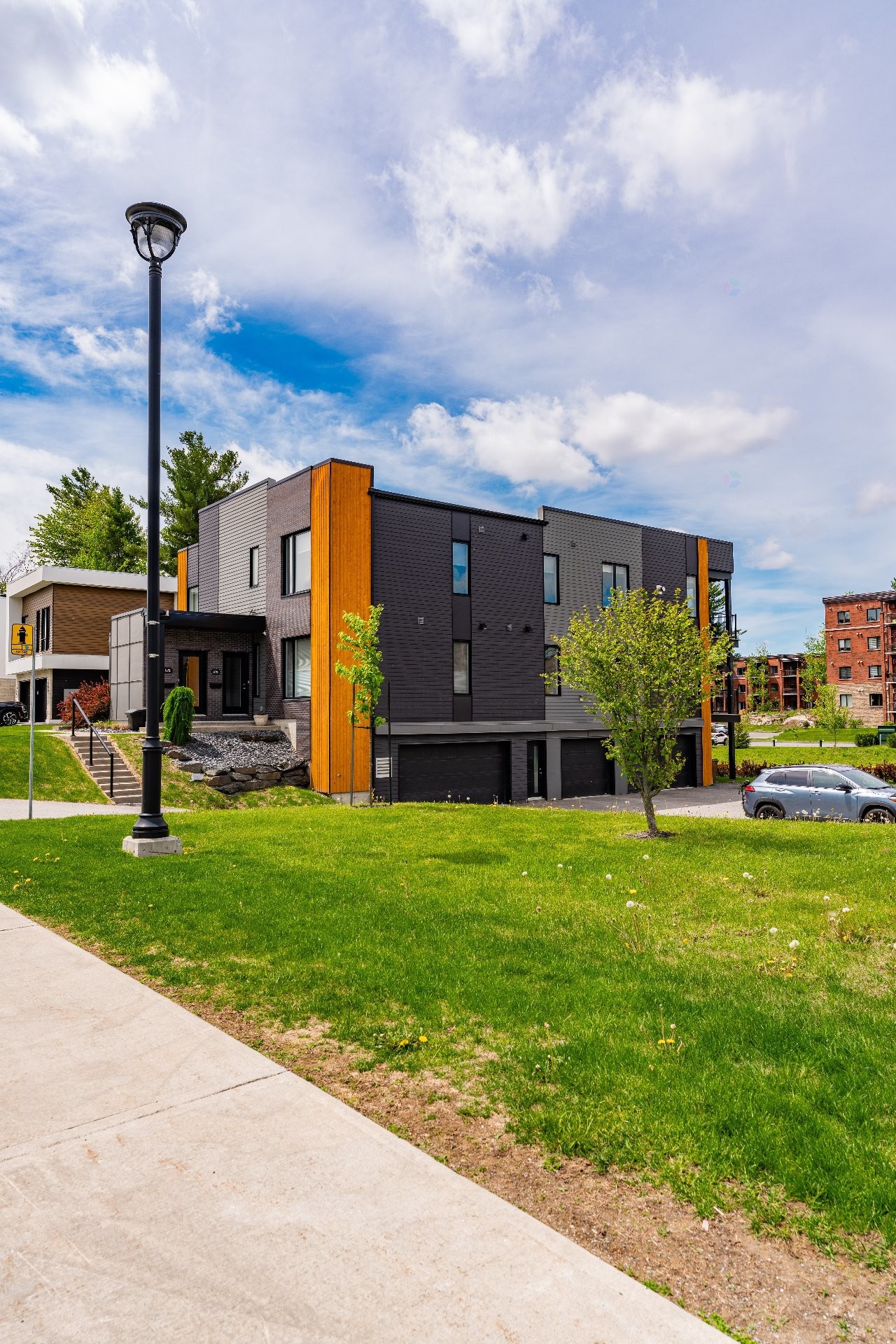 









572

 - 578


Rue du Chardonnay

,
Sherbrooke (Les Nations),




QC
J1L0K1

