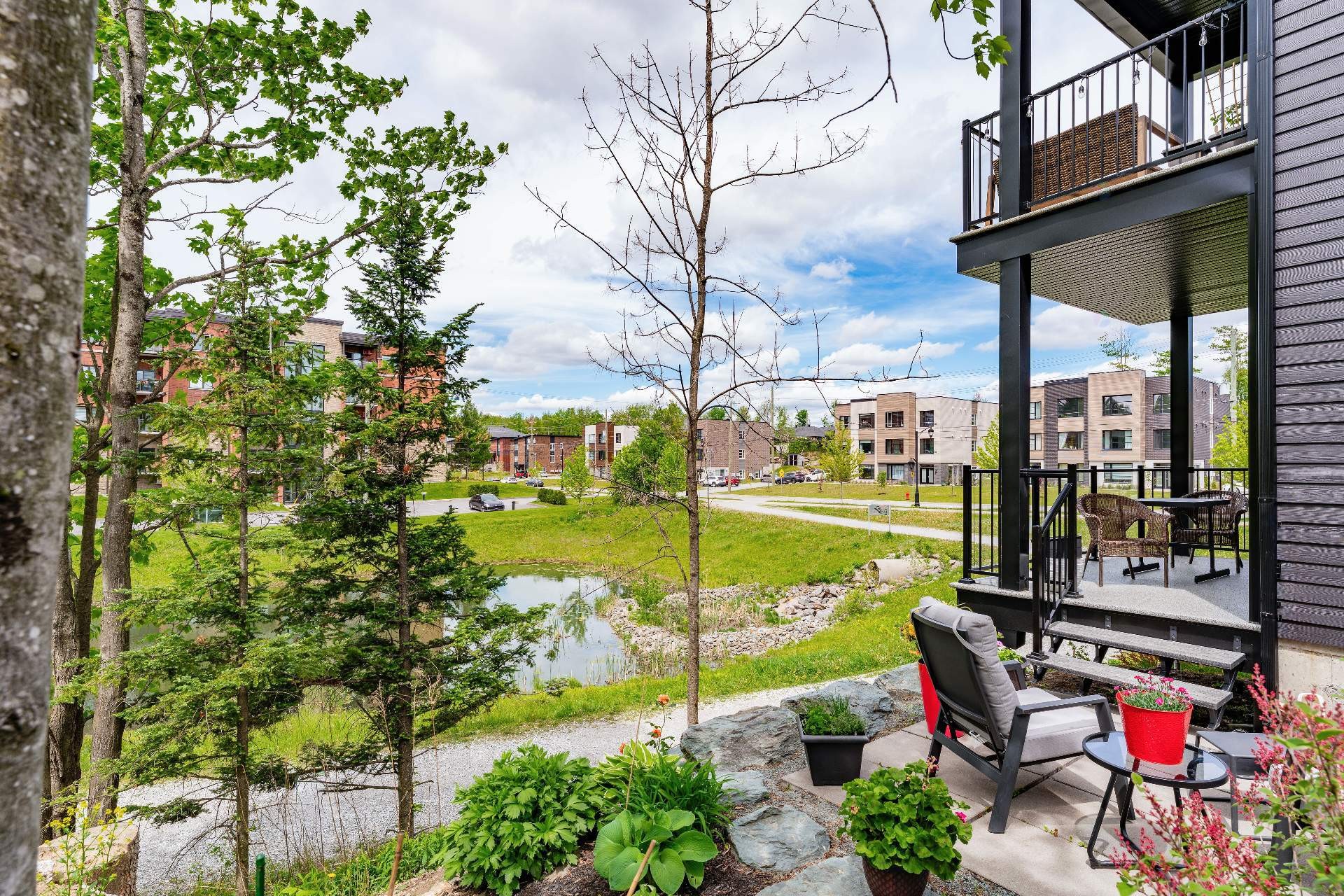 









572

 - 578


Rue du Chardonnay

,
Sherbrooke (Les Nations),




QC
J1L0K1

