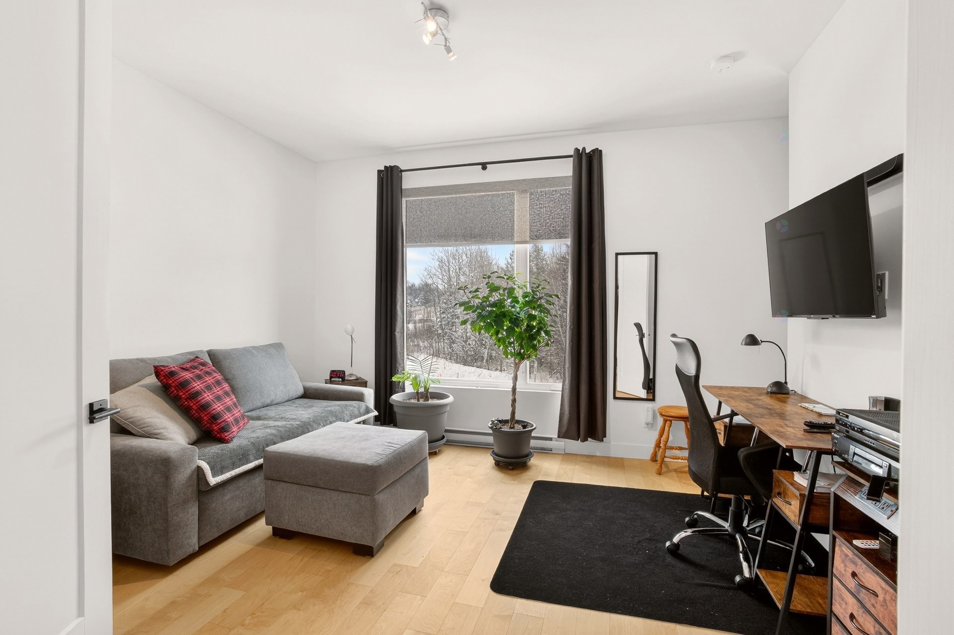 









572

 - 578


Rue du Chardonnay

,
Sherbrooke (Les Nations),




QC
J1L0K1

