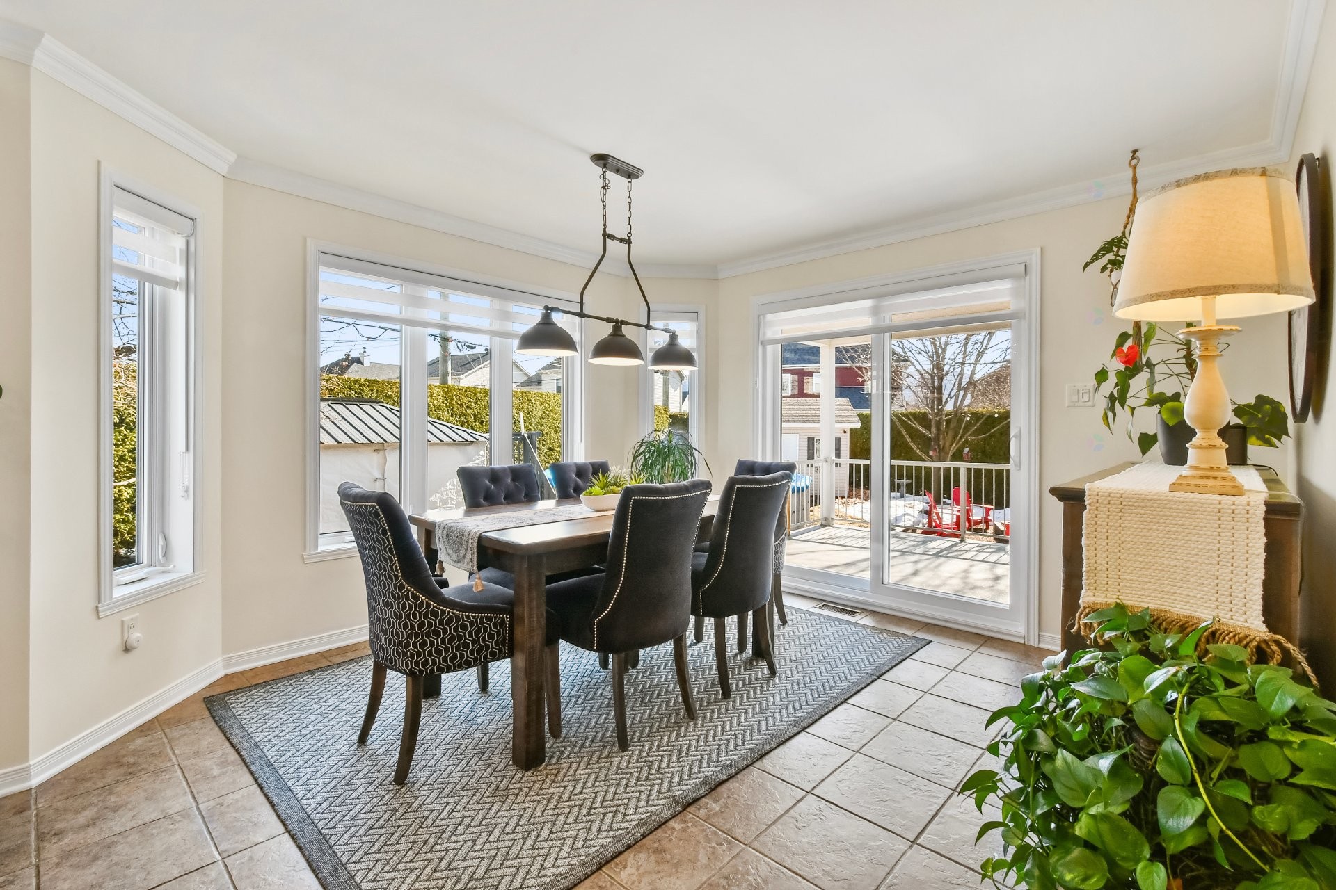 









739


Rue Aragon

,
Beloeil,




QC
J3G6K9

