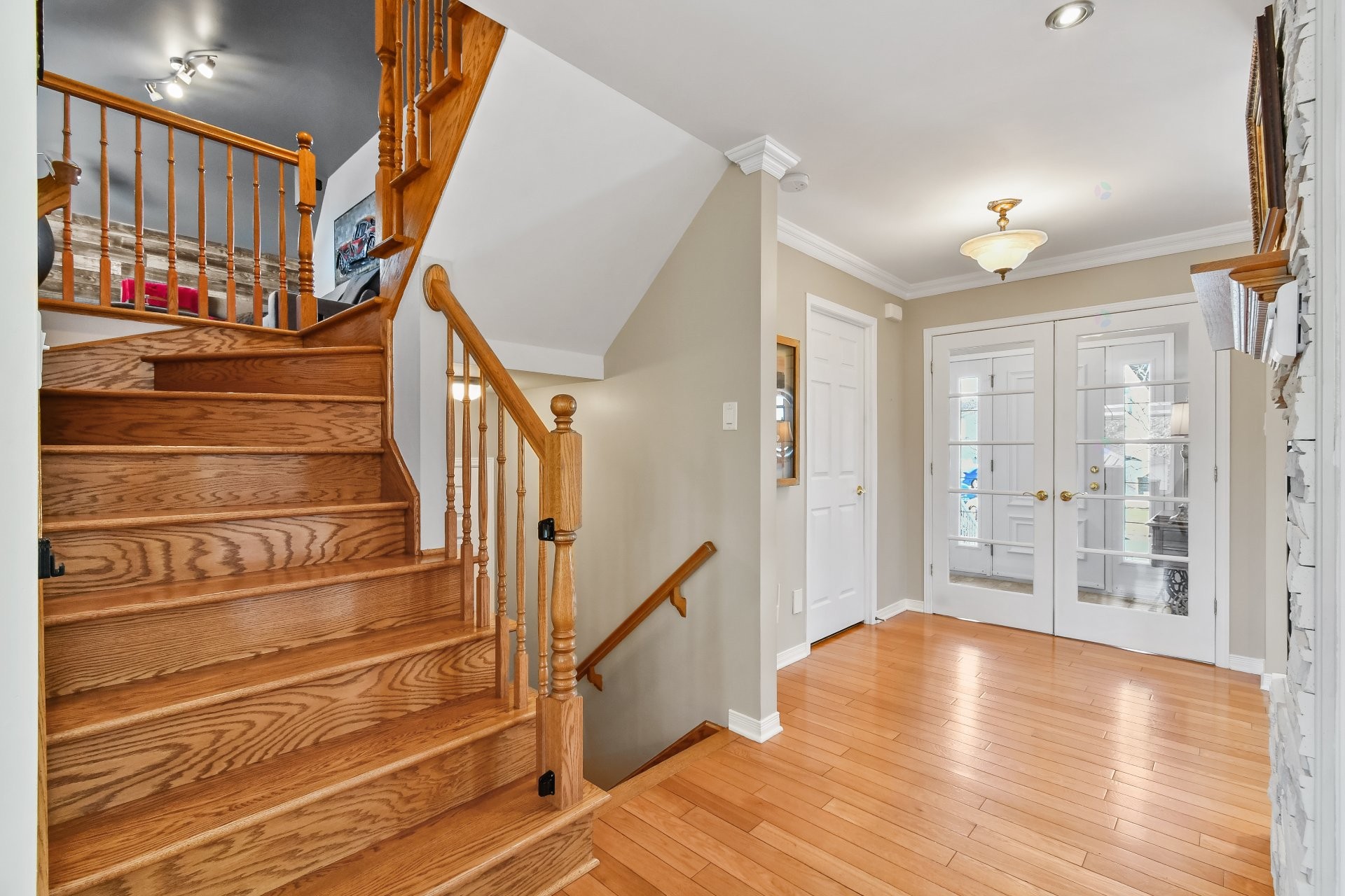 









739


Rue Aragon

,
Beloeil,




QC
J3G6K9

