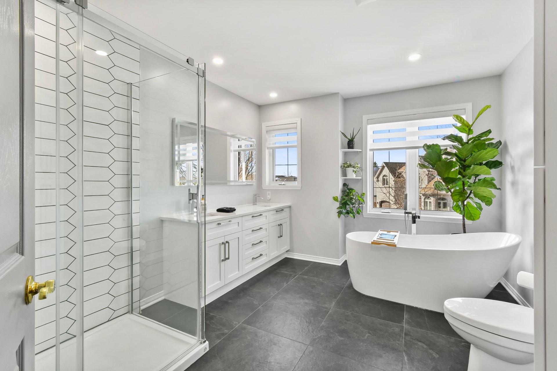 









739


Rue Aragon

,
Beloeil,




QC
J3G6K9

