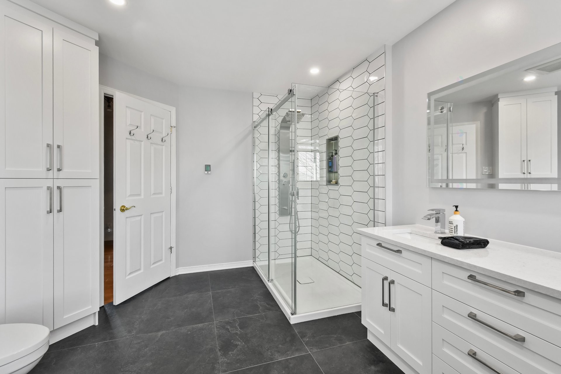 









739


Rue Aragon

,
Beloeil,




QC
J3G6K9

