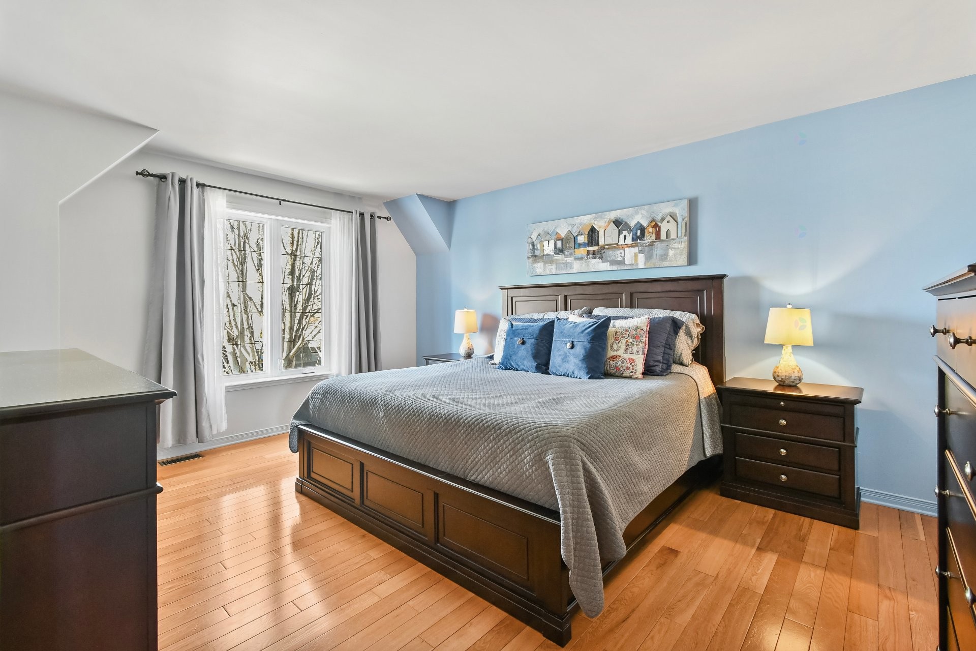 









739


Rue Aragon

,
Beloeil,




QC
J3G6K9

