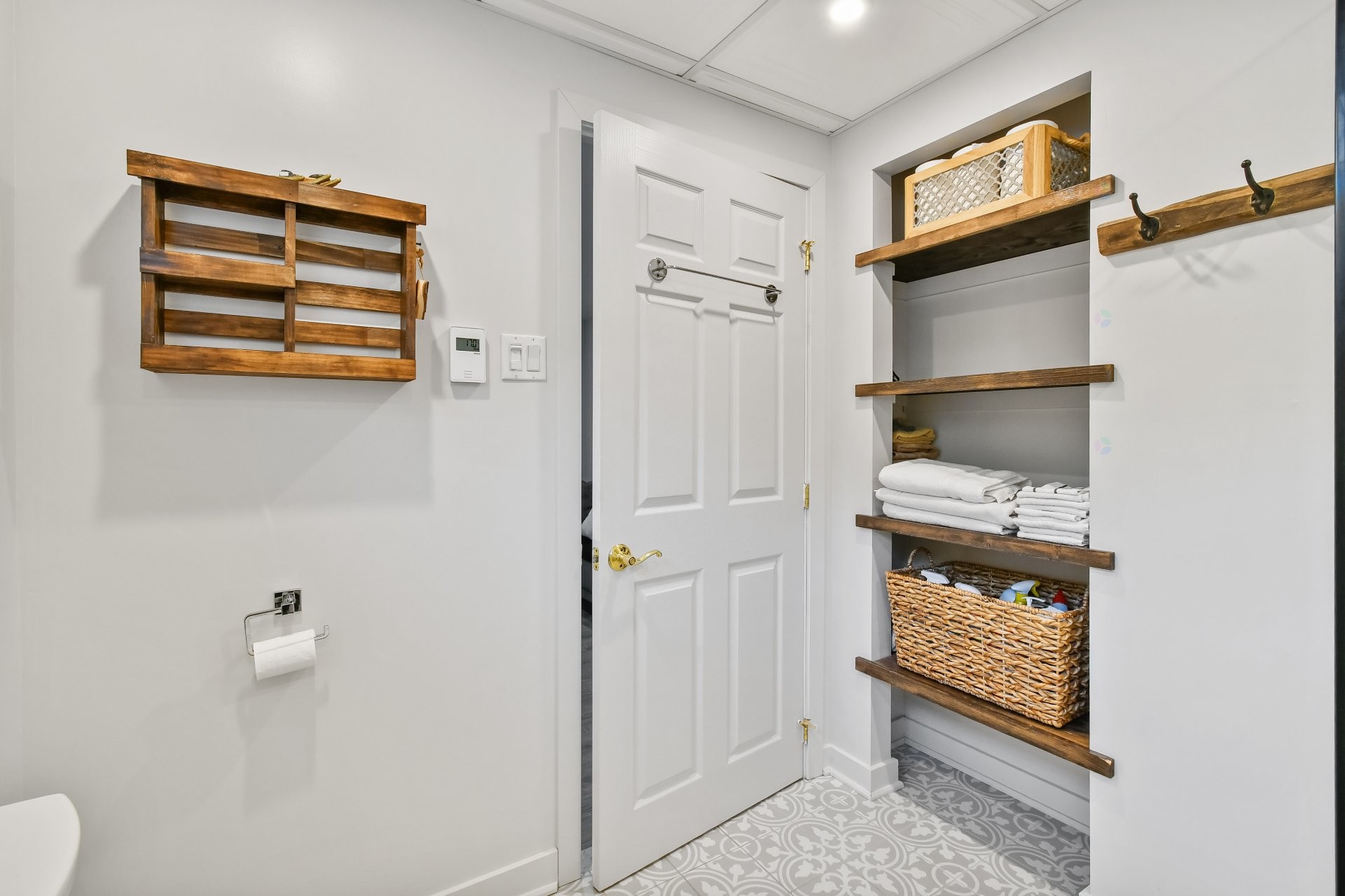 









739


Rue Aragon

,
Beloeil,




QC
J3G6K9

