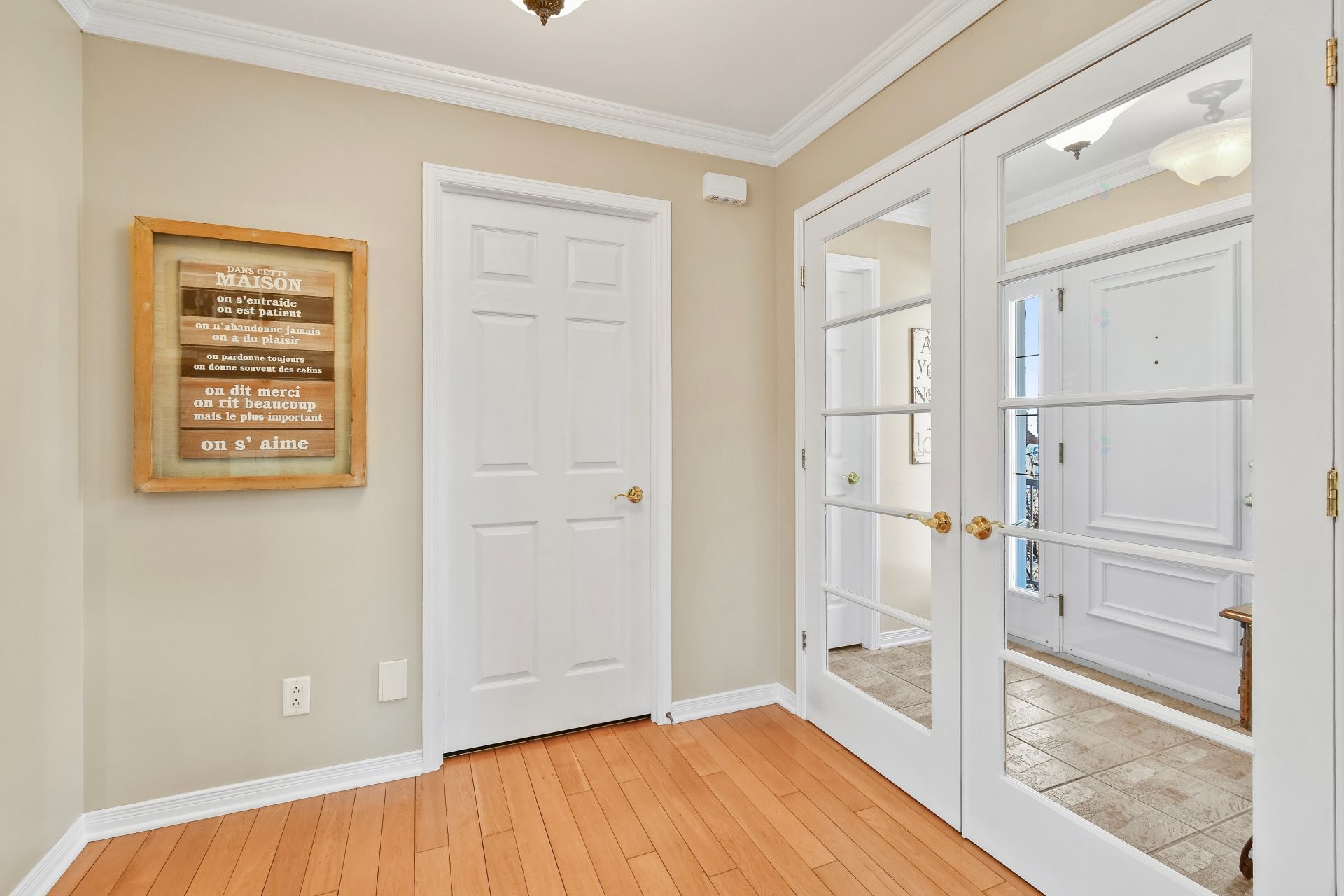 









739


Rue Aragon

,
Beloeil,




QC
J3G6K9

