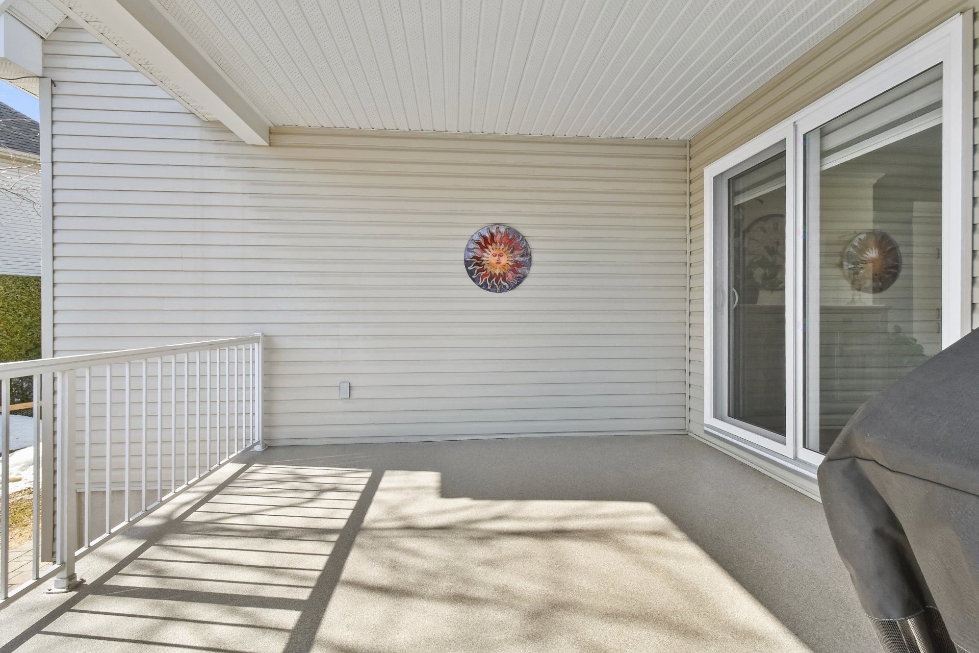 









739


Rue Aragon

,
Beloeil,




QC
J3G6K9

