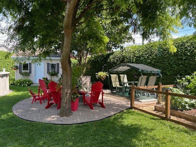 









739


Rue Aragon

,
Beloeil,




QC
J3G6K9

