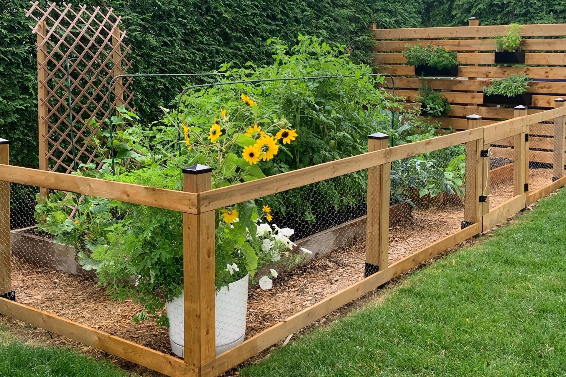 









739


Rue Aragon

,
Beloeil,




QC
J3G6K9

