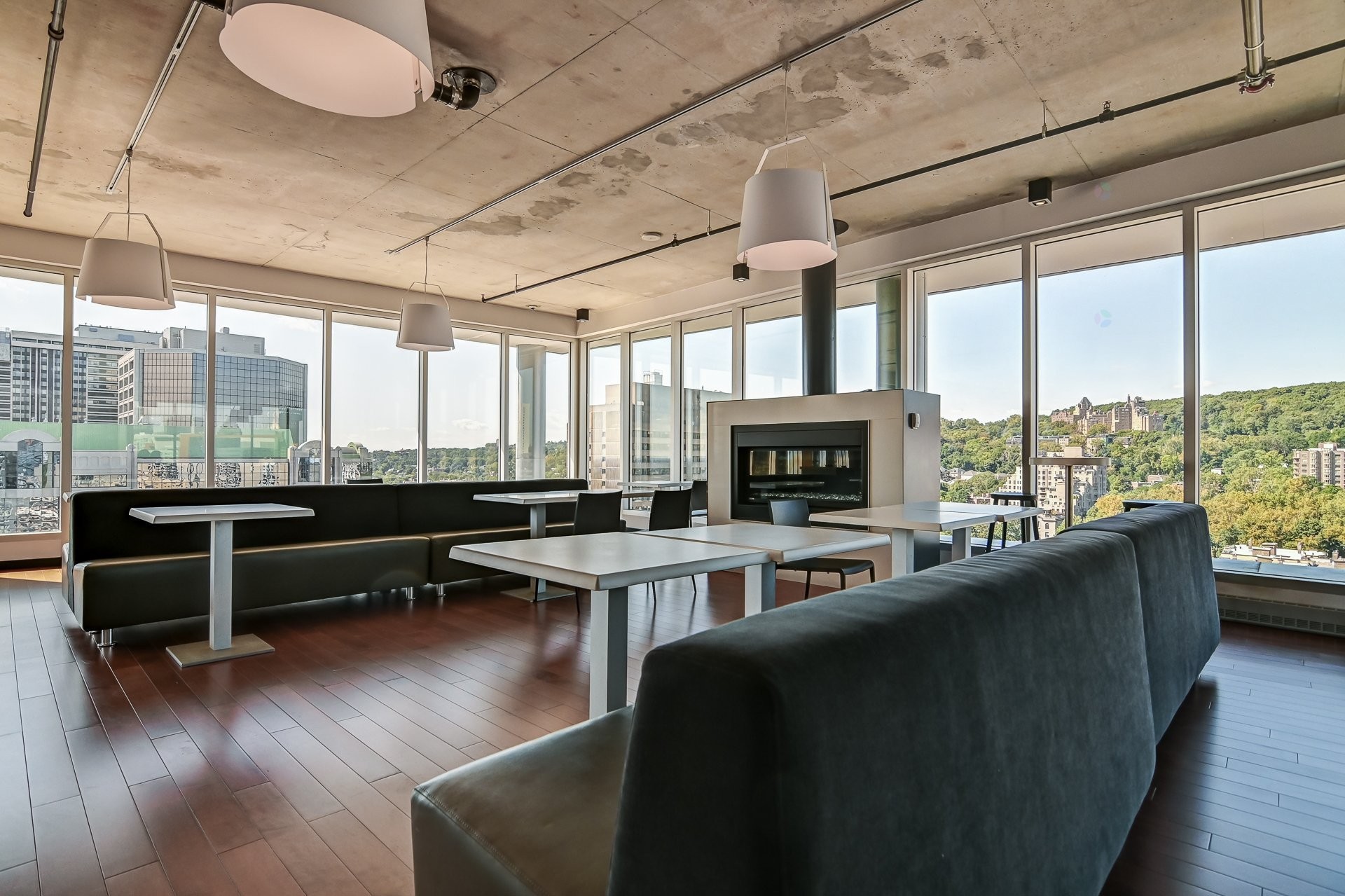 









1414


Rue Chomedey

, 209,
Montréal (Ville-Marie),




QC
H3H0A2

