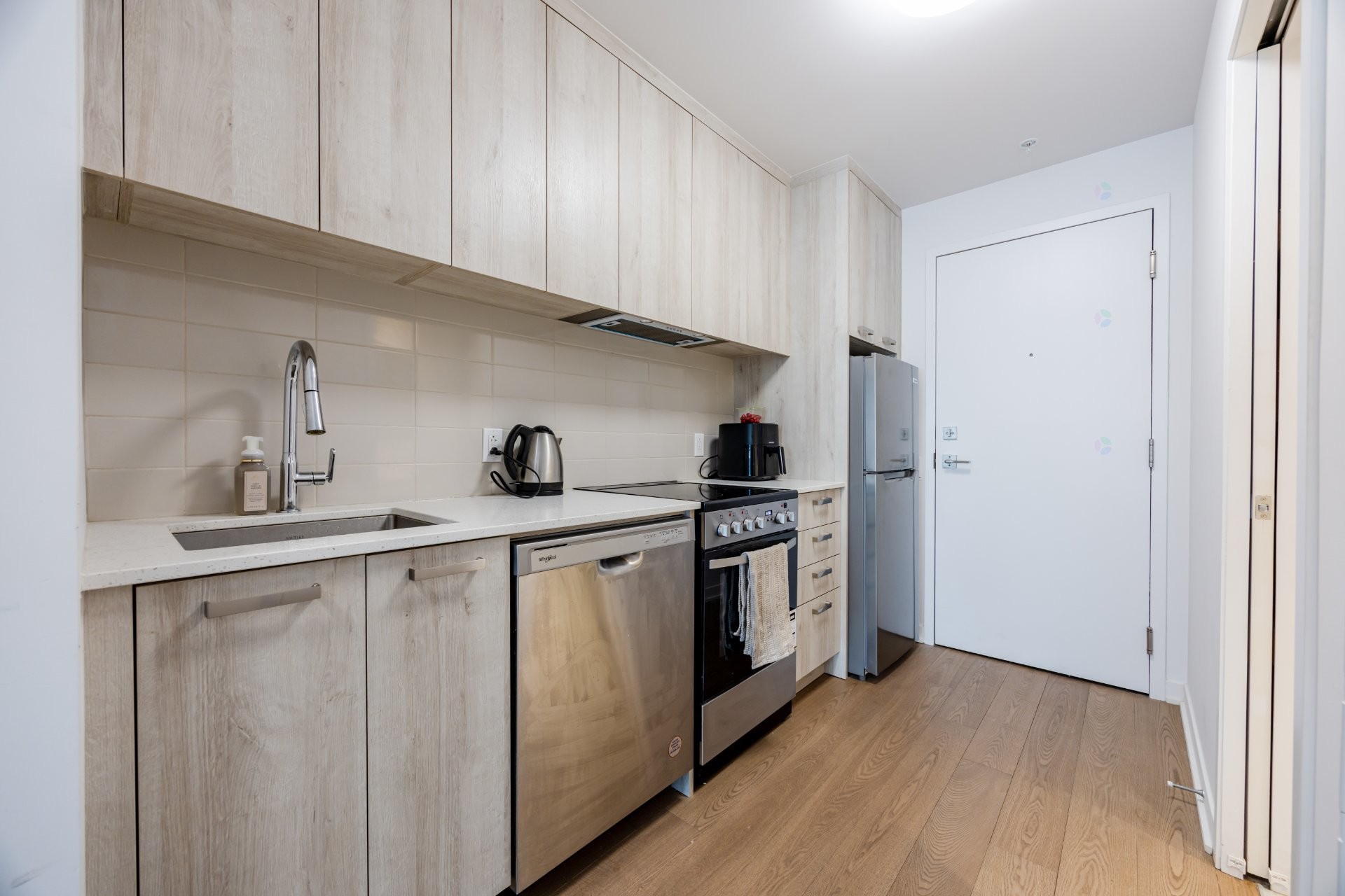 









1485


Rue des Bassins

, 406,
Montréal (Le Sud-Ouest),




QC
H3C1B7

