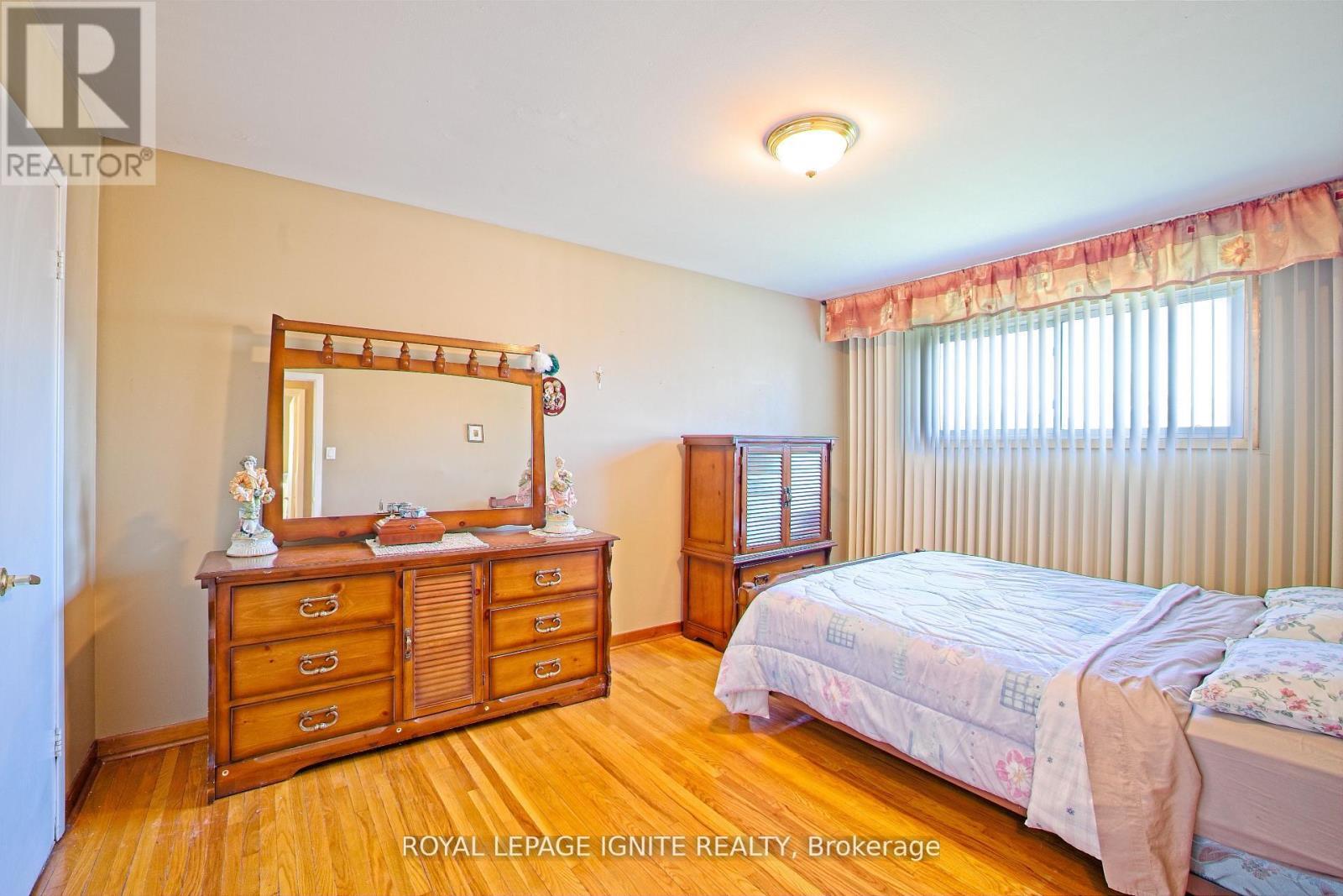 












3350 LEHIGH CRESCENT W

,
Mississauga,




Ontario
L4T1W8

