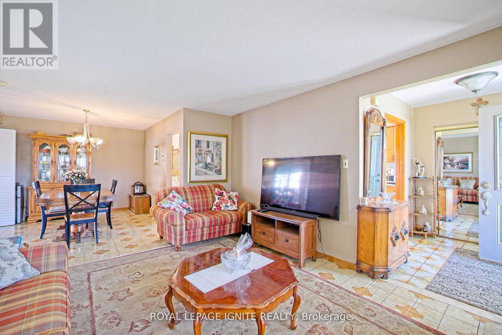 












3350 LEHIGH CRESCENT W

,
Mississauga,




Ontario
L4T1W8

