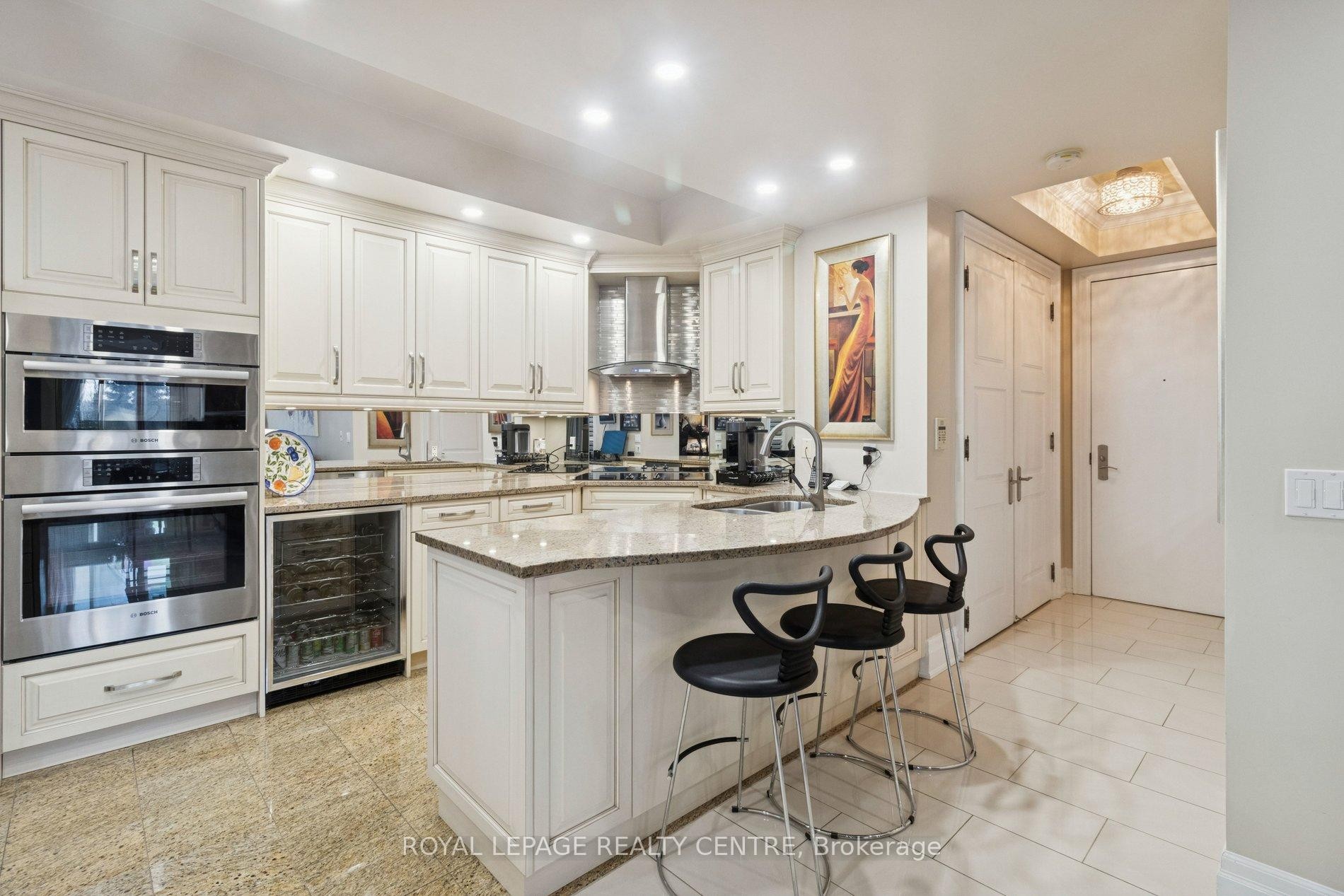 









2095


Lake Shore

Boulevard West, 220,
Toronto,




ON
M8V 4G4

