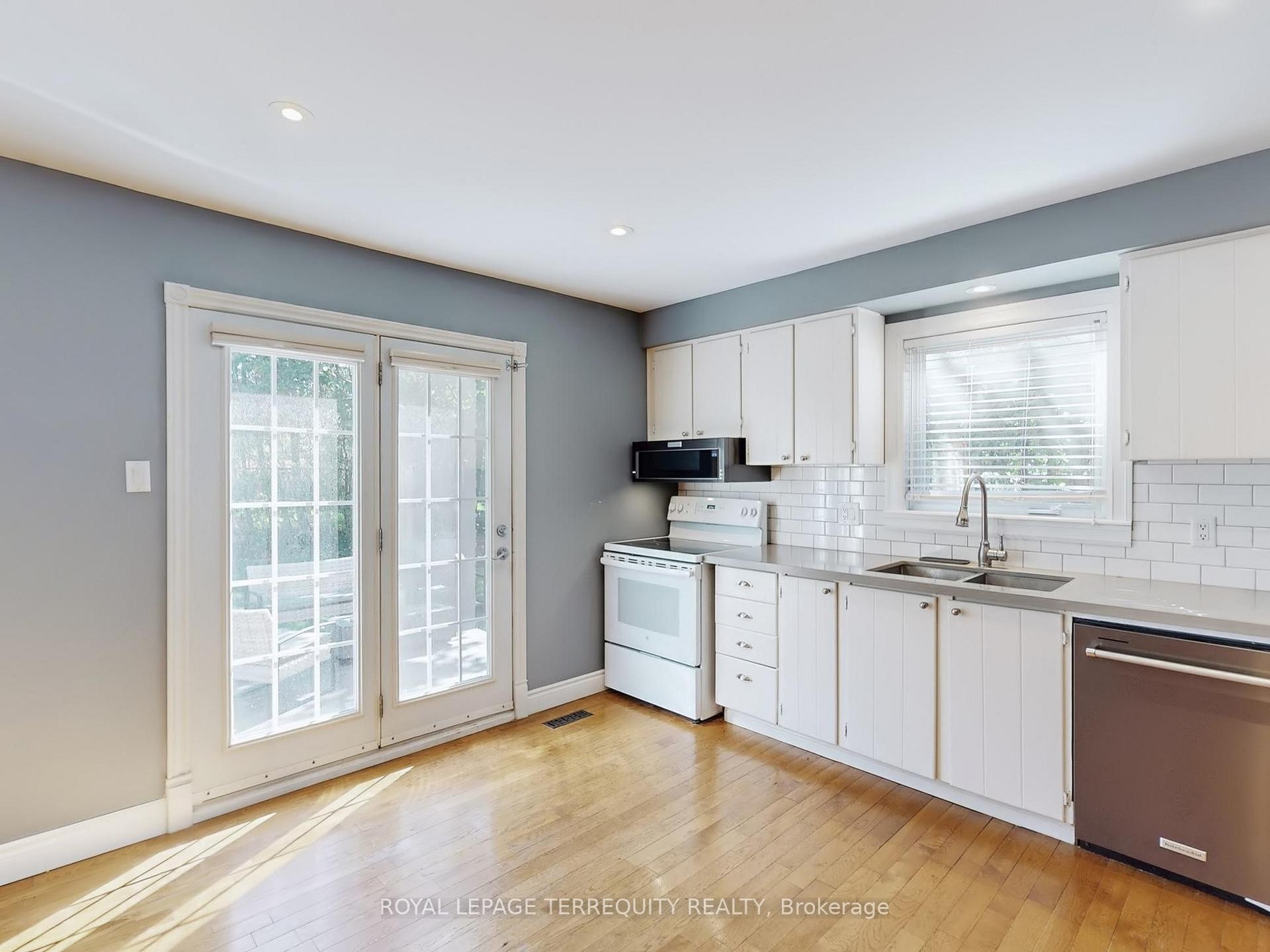 









623


Beaver

Court,
Milton,




ON
L9T 4A8

