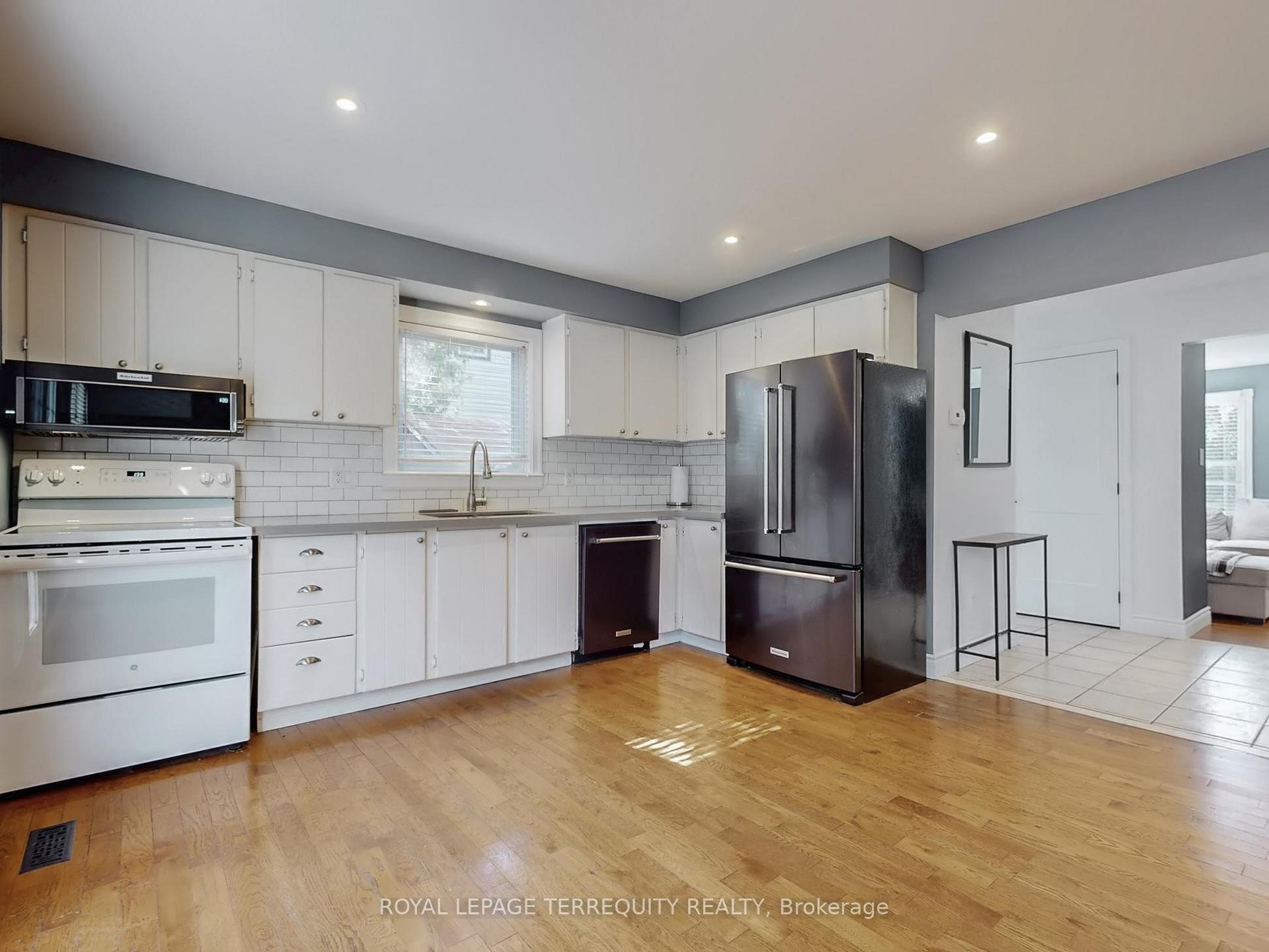 









623


Beaver

Court,
Milton,




ON
L9T 4A8

