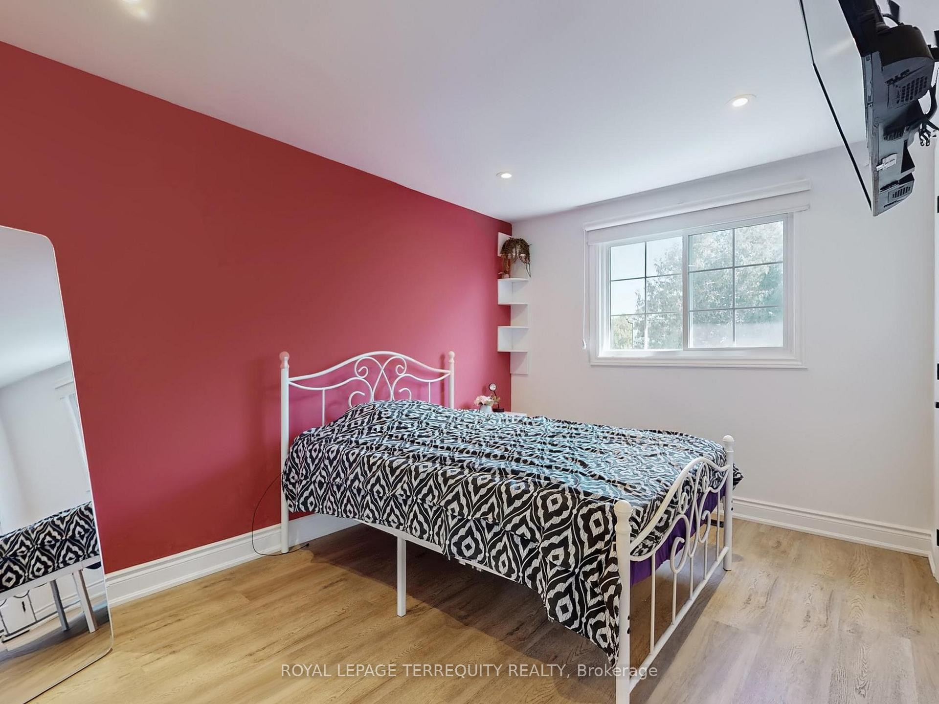 









623


Beaver

Court,
Milton,




ON
L9T 4A8

