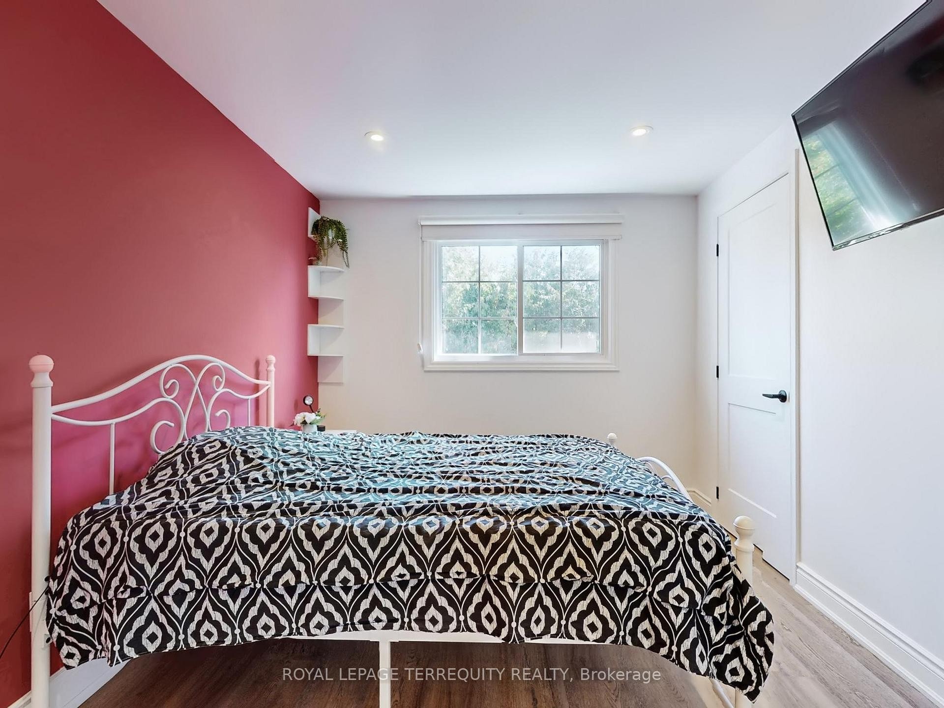 









623


Beaver

Court,
Milton,




ON
L9T 4A8

