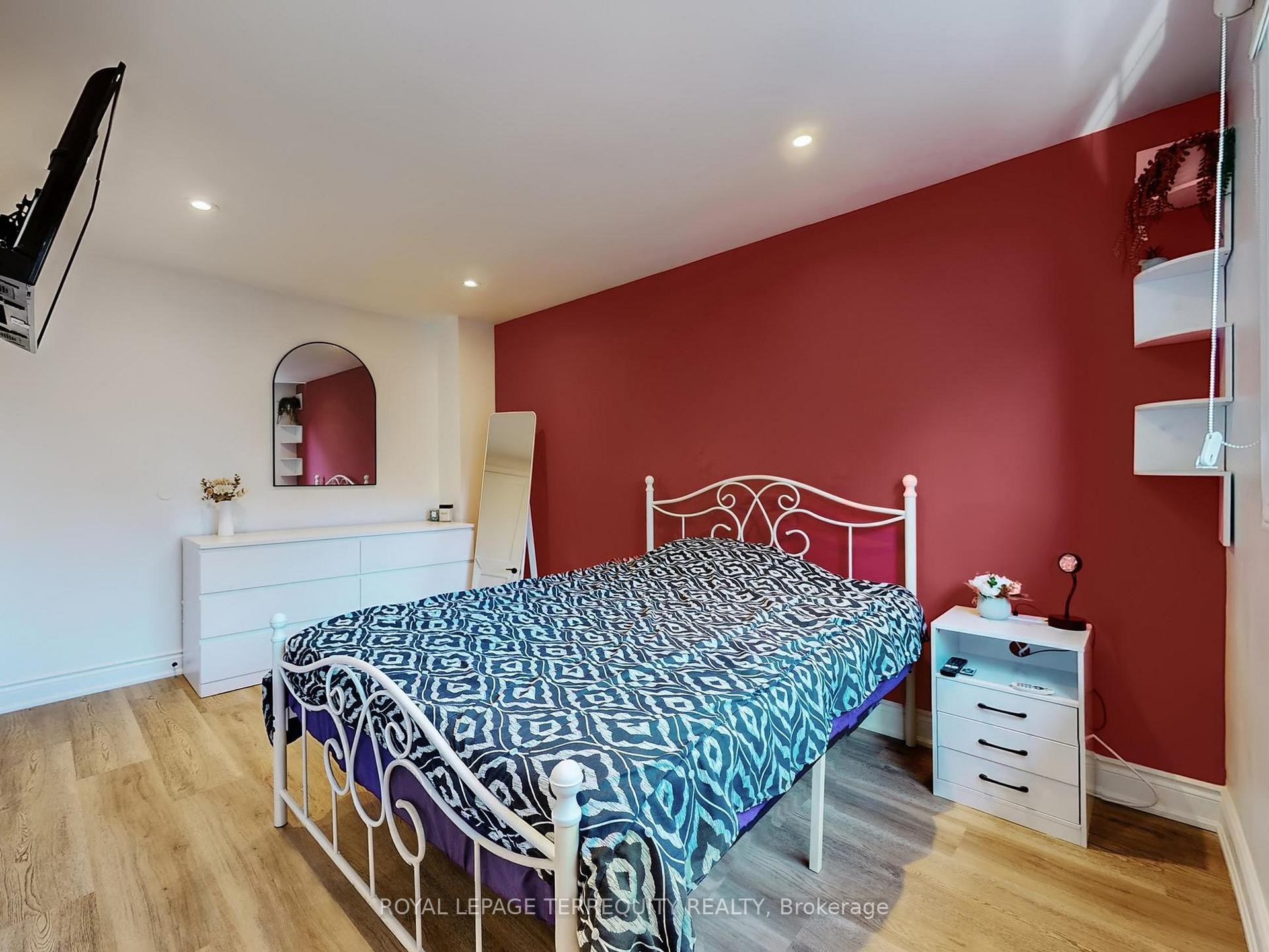 









623


Beaver

Court,
Milton,




ON
L9T 4A8

