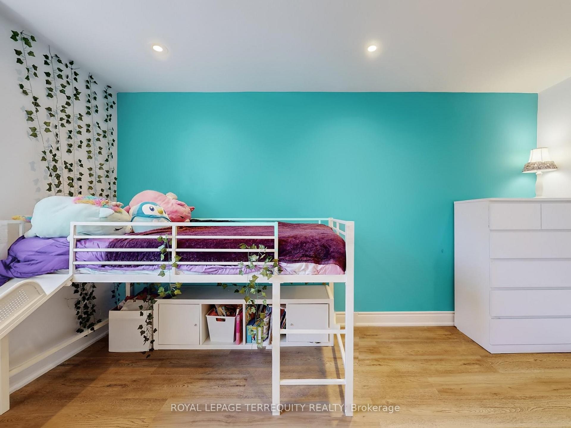 









623


Beaver

Court,
Milton,




ON
L9T 4A8

