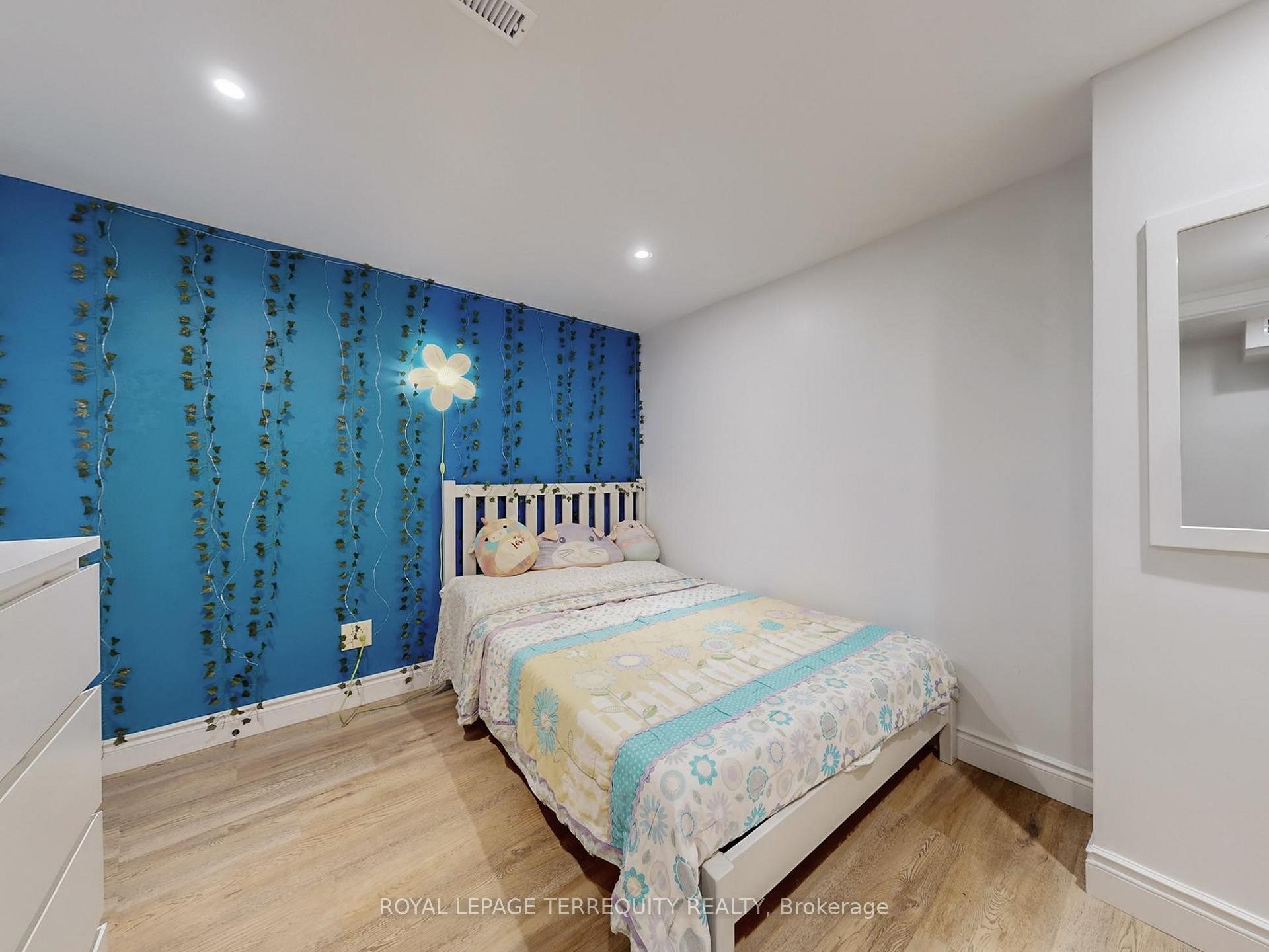 









623


Beaver

Court,
Milton,




ON
L9T 4A8

