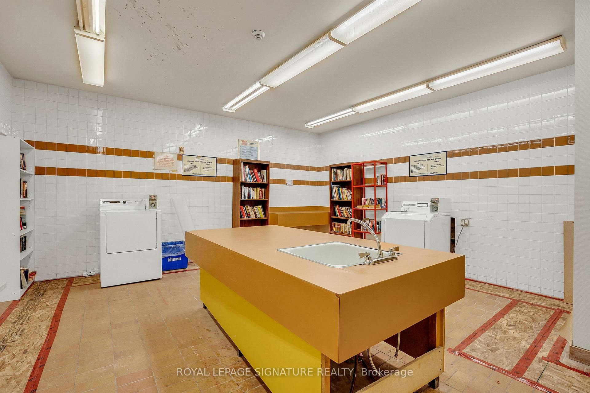 









1801


O'connor

Drive, 405,
Toronto,




ON
M4A 2P8

