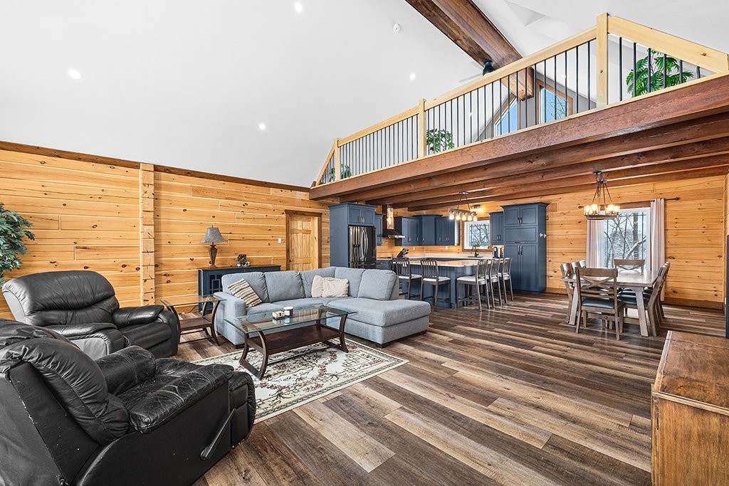 









10


Ch. des Outaouais

,
L'Île-du-Grand-Calumet,




QC
J0X1J0

