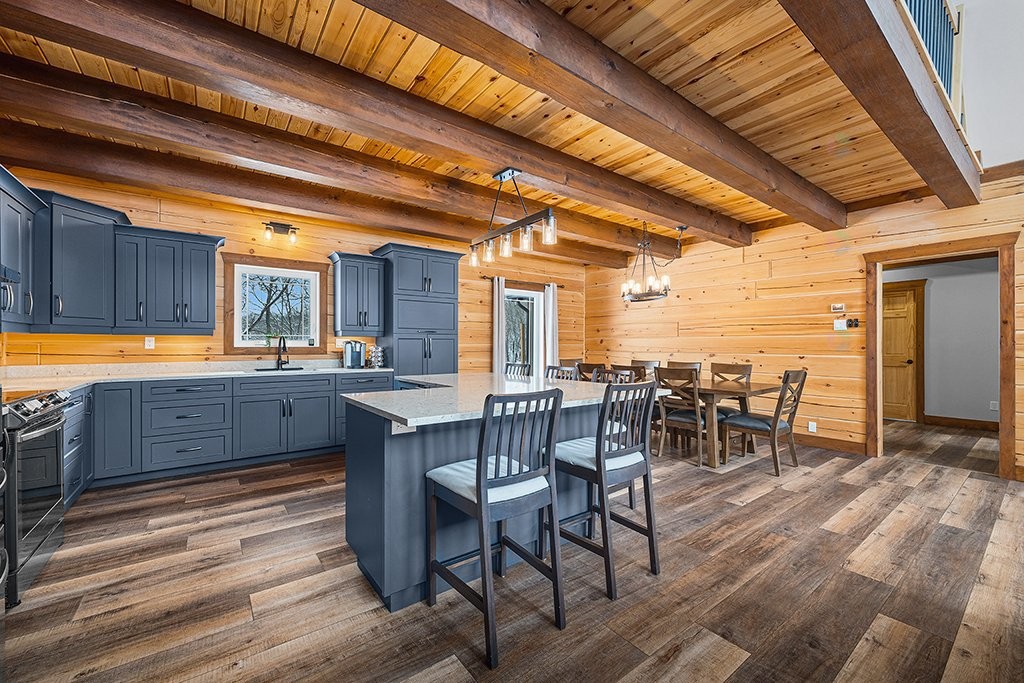 









10


Ch. des Outaouais

,
L'Île-du-Grand-Calumet,




QC
J0X1J0

