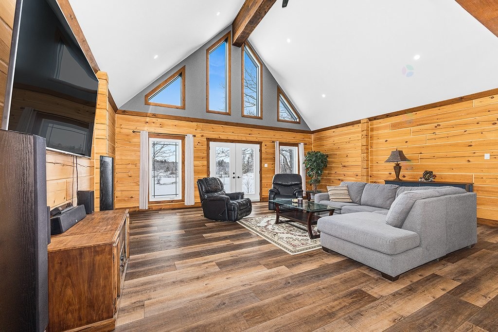 









10


Ch. des Outaouais

,
L'Île-du-Grand-Calumet,




QC
J0X1J0

