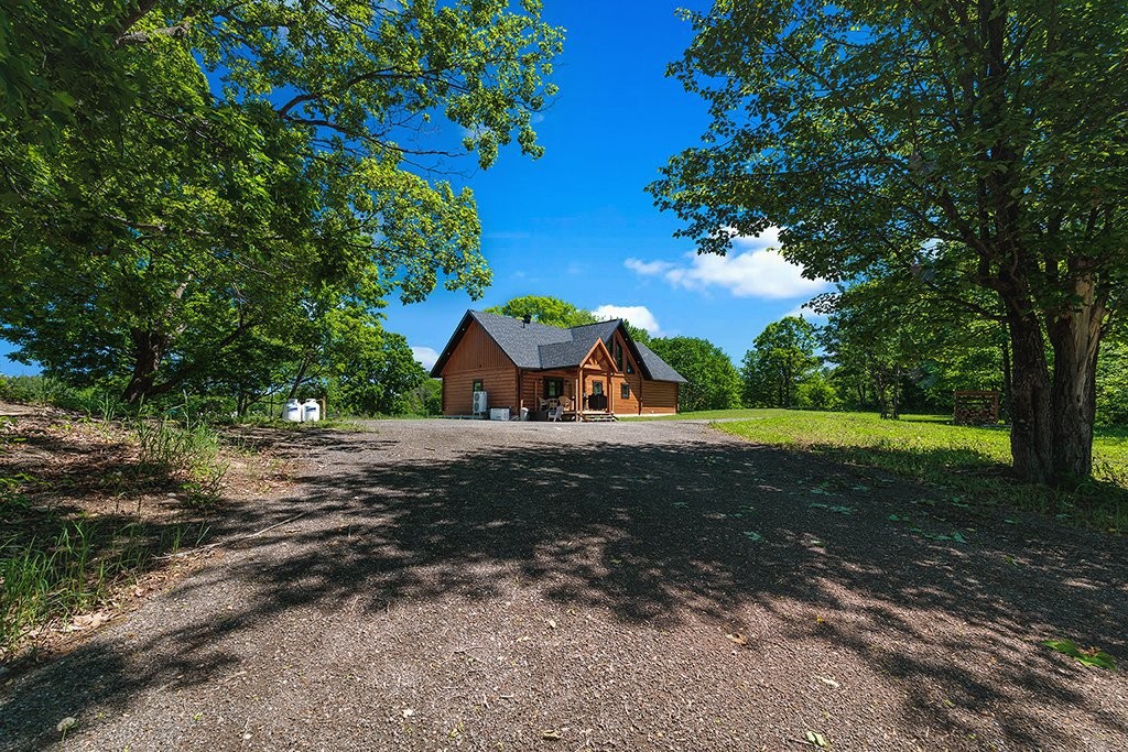 









10


Ch. des Outaouais

,
L'Île-du-Grand-Calumet,




QC
J0X1J0

