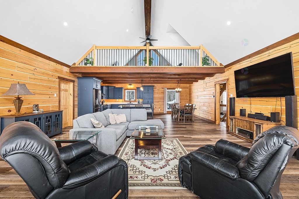 









10


Ch. des Outaouais

,
L'Île-du-Grand-Calumet,




QC
J0X1J0

