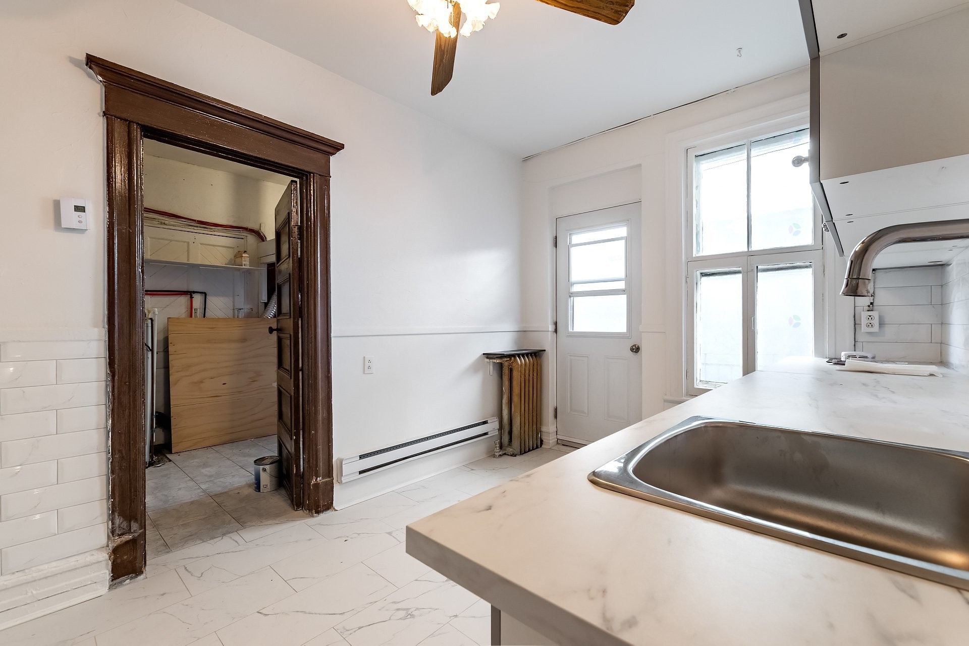 









7461


Av. De L'Épée

,
Montréal (Villeray/Saint-Michel/Parc-Extension),




QC
H3N2E4

